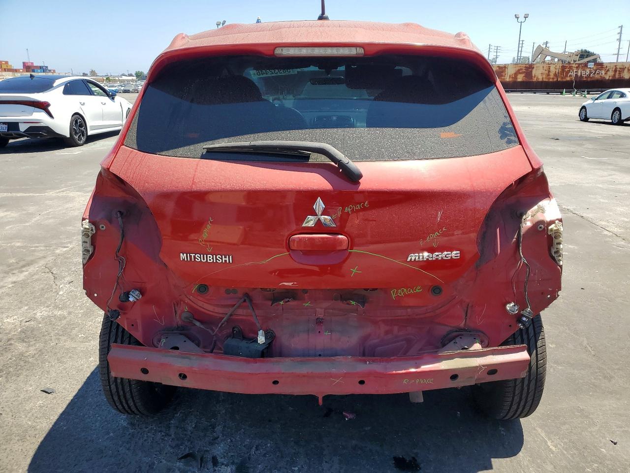 2015 Mitsubishi Mirage De Red vin: ML32A3HJ4FH032323