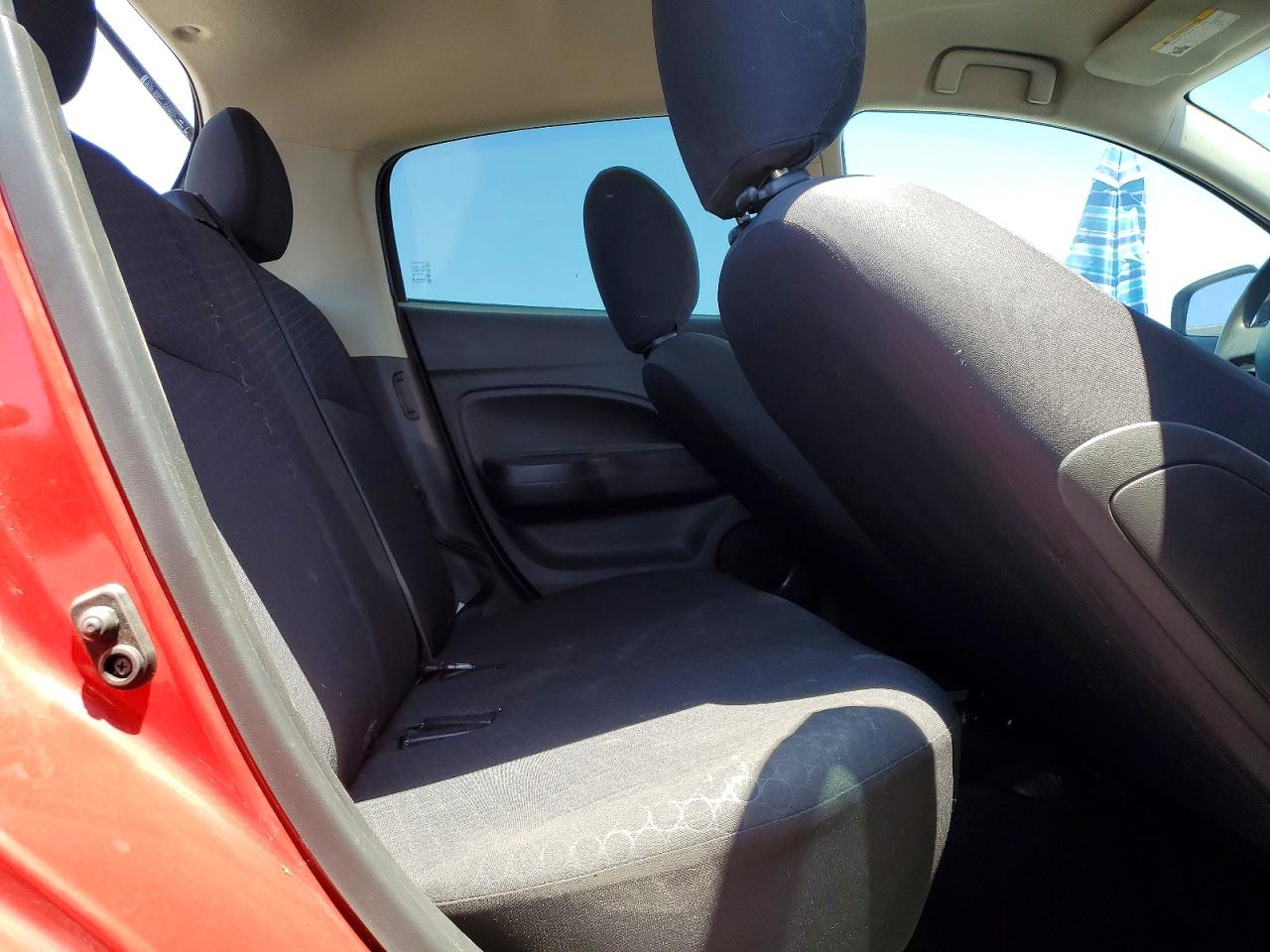 2015 Mitsubishi Mirage De Red vin: ML32A3HJ4FH032323