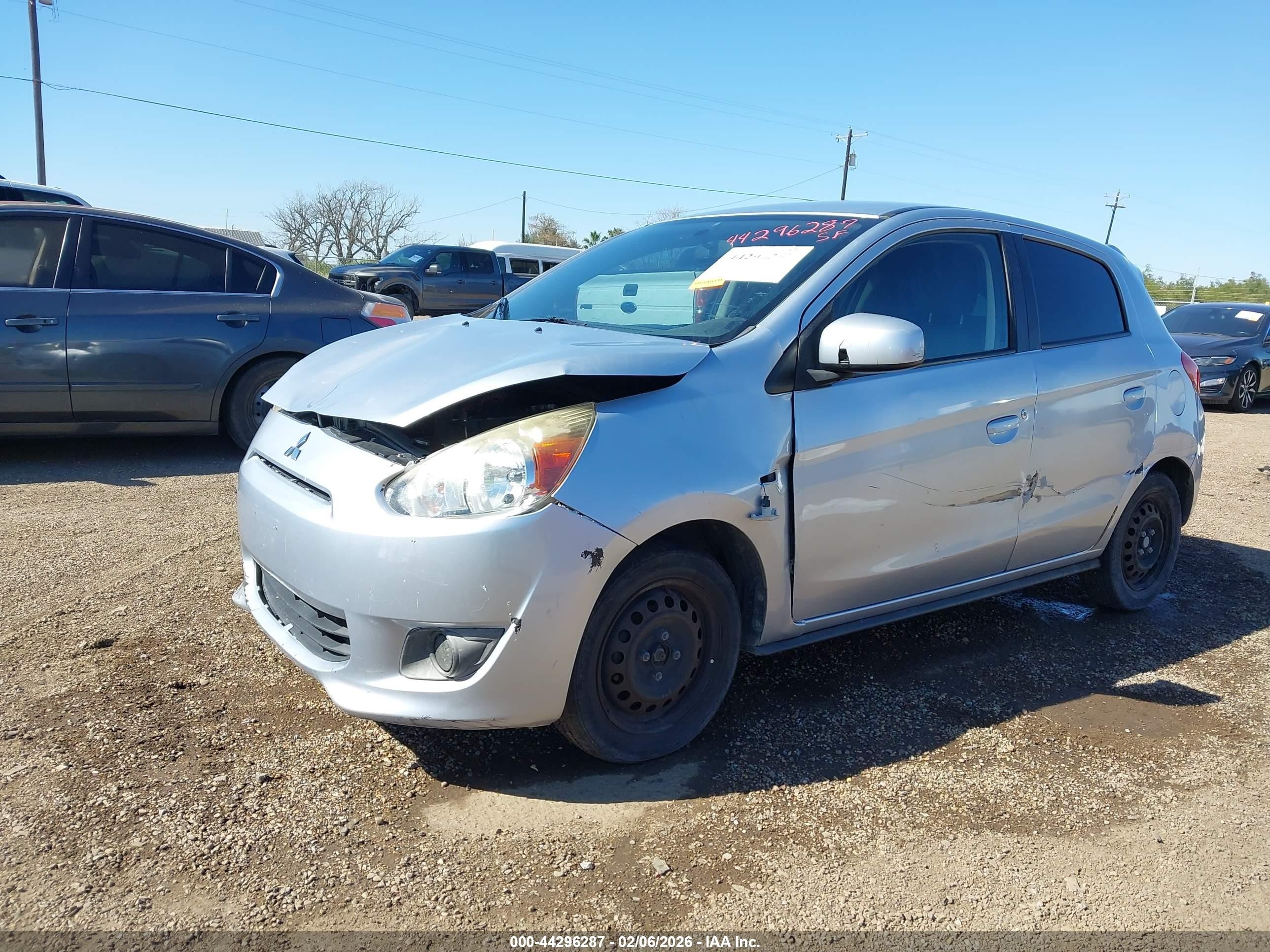 2015 Mitsubishi Mirage De Silver vin: ML32A3HJ4FH042690