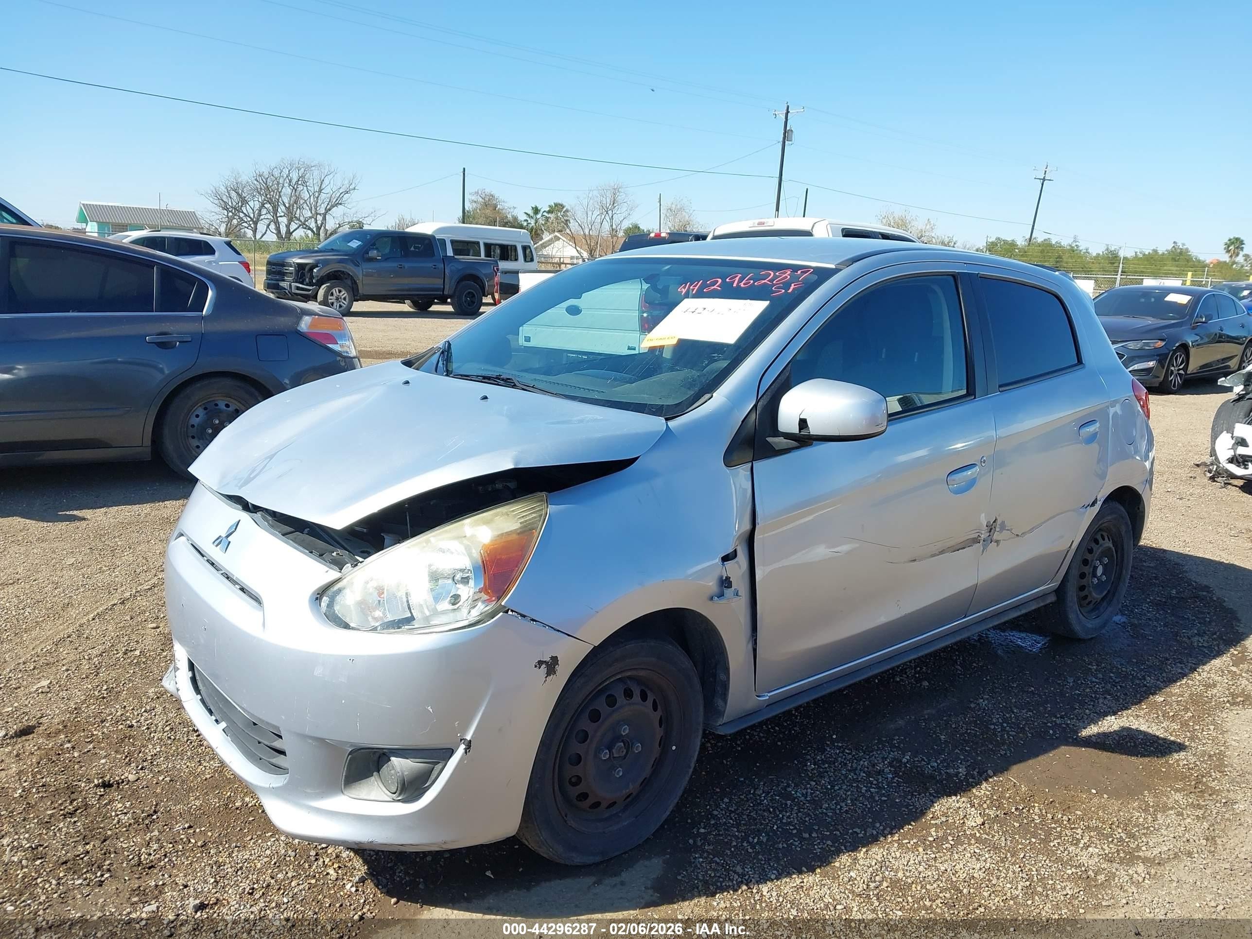 2015 Mitsubishi Mirage De Silver vin: ML32A3HJ4FH042690