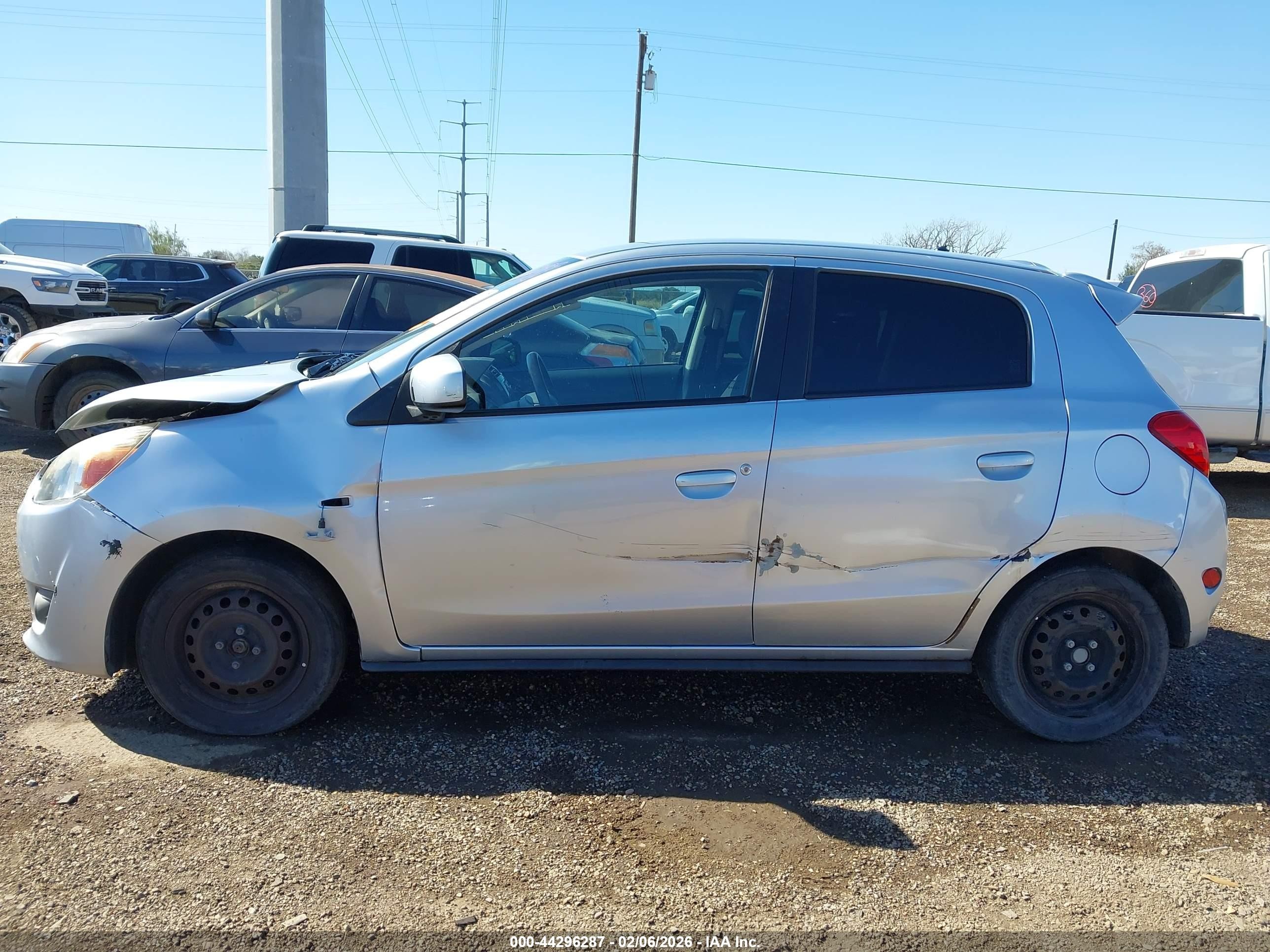2015 Mitsubishi Mirage De Silver vin: ML32A3HJ4FH042690