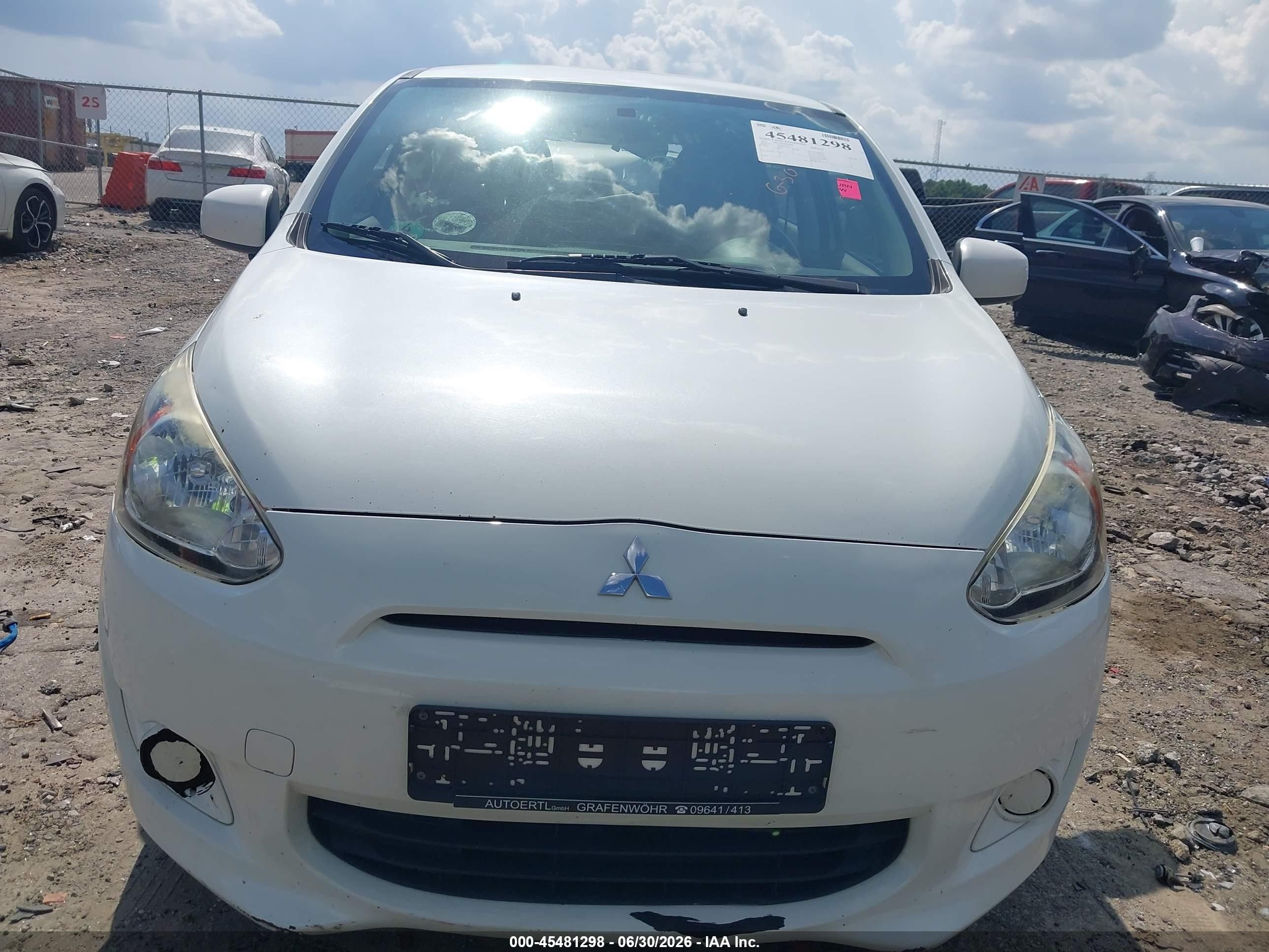 2015 Mitsubishi Mirage De White vin: ML32A3HJ4FH049073