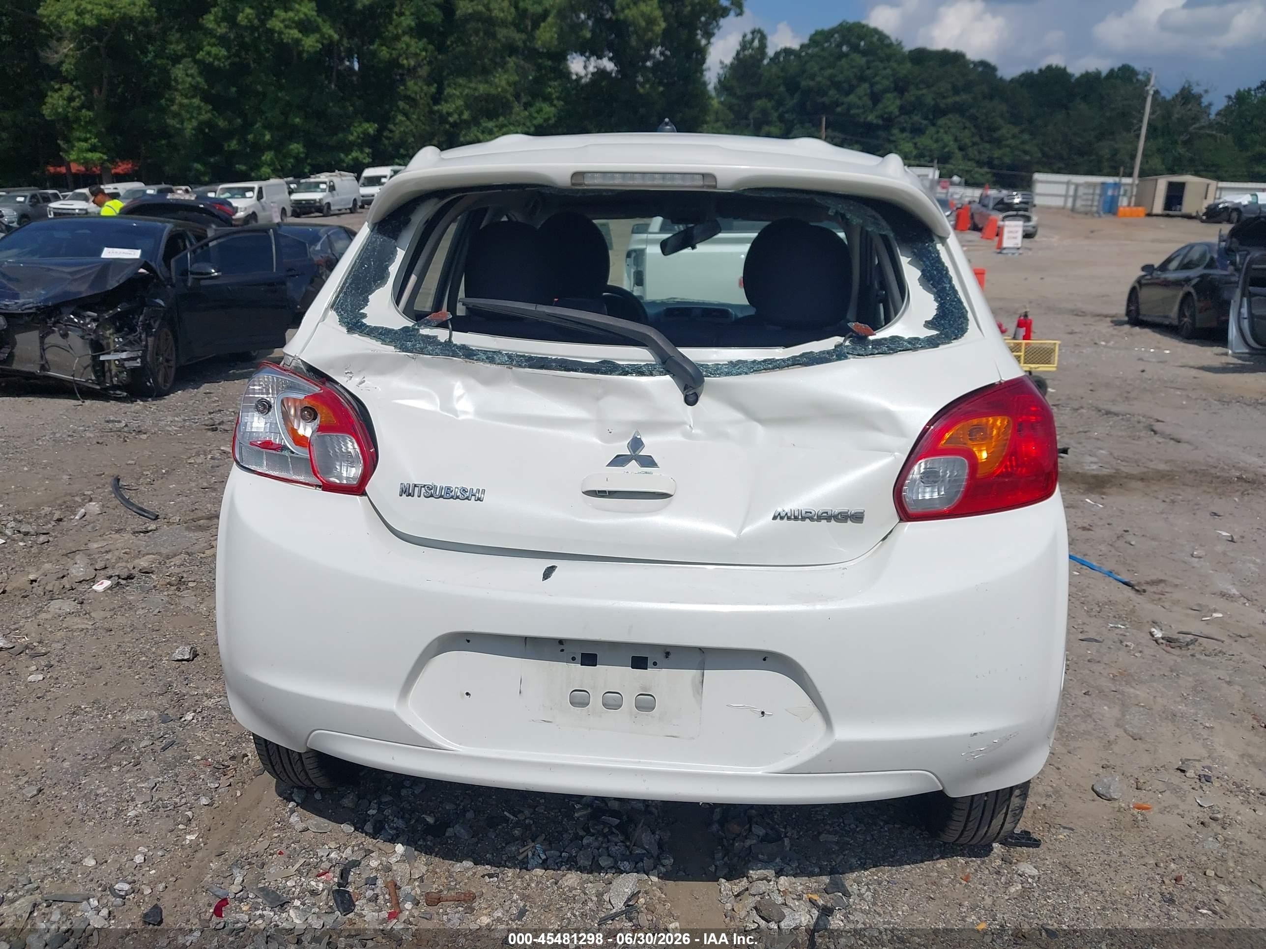 2015 Mitsubishi Mirage De White vin: ML32A3HJ4FH049073