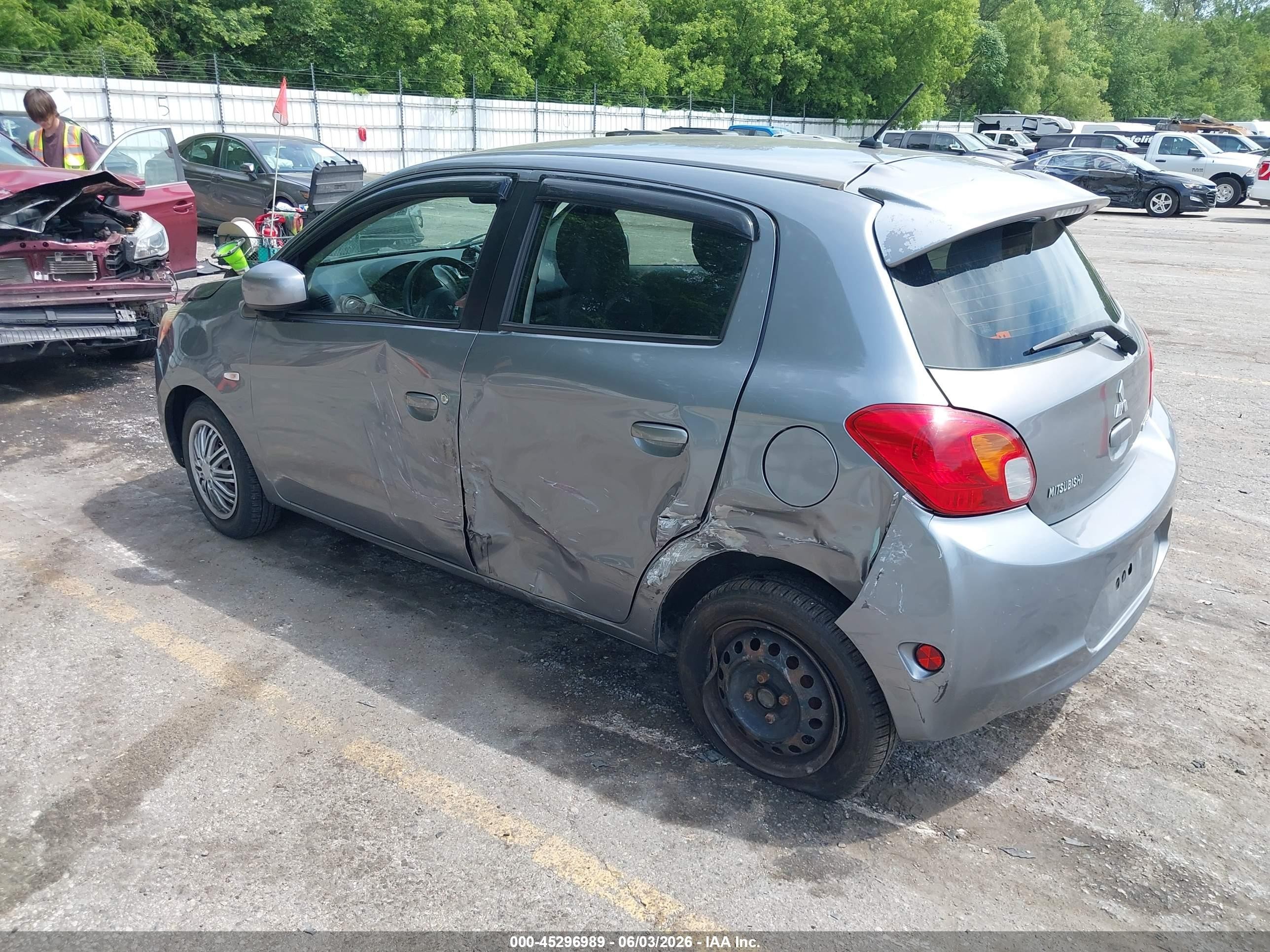 2015 Mitsubishi Mirage De Silver vin: ML32A3HJ4FH054175