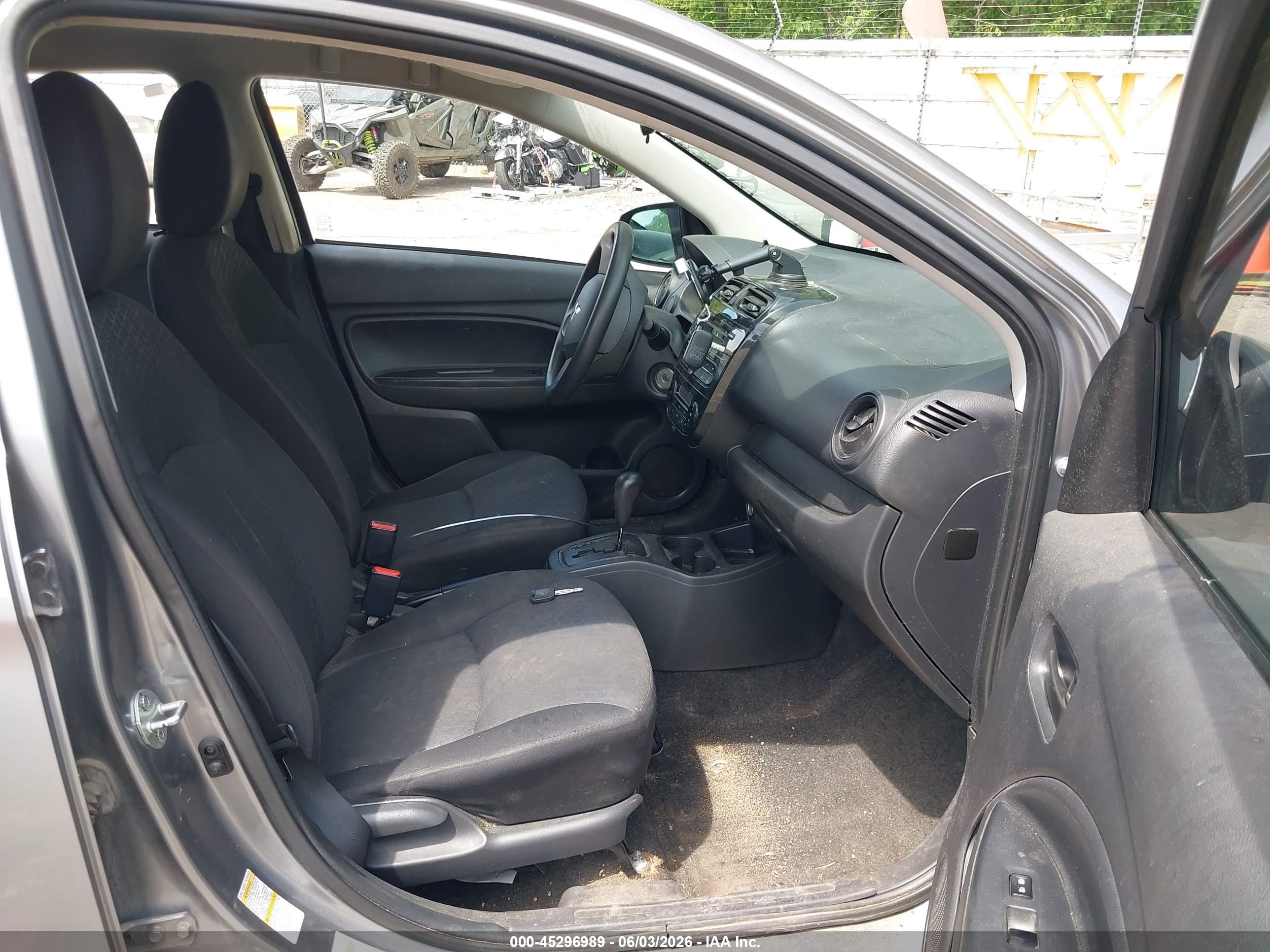 2015 Mitsubishi Mirage De Silver vin: ML32A3HJ4FH054175