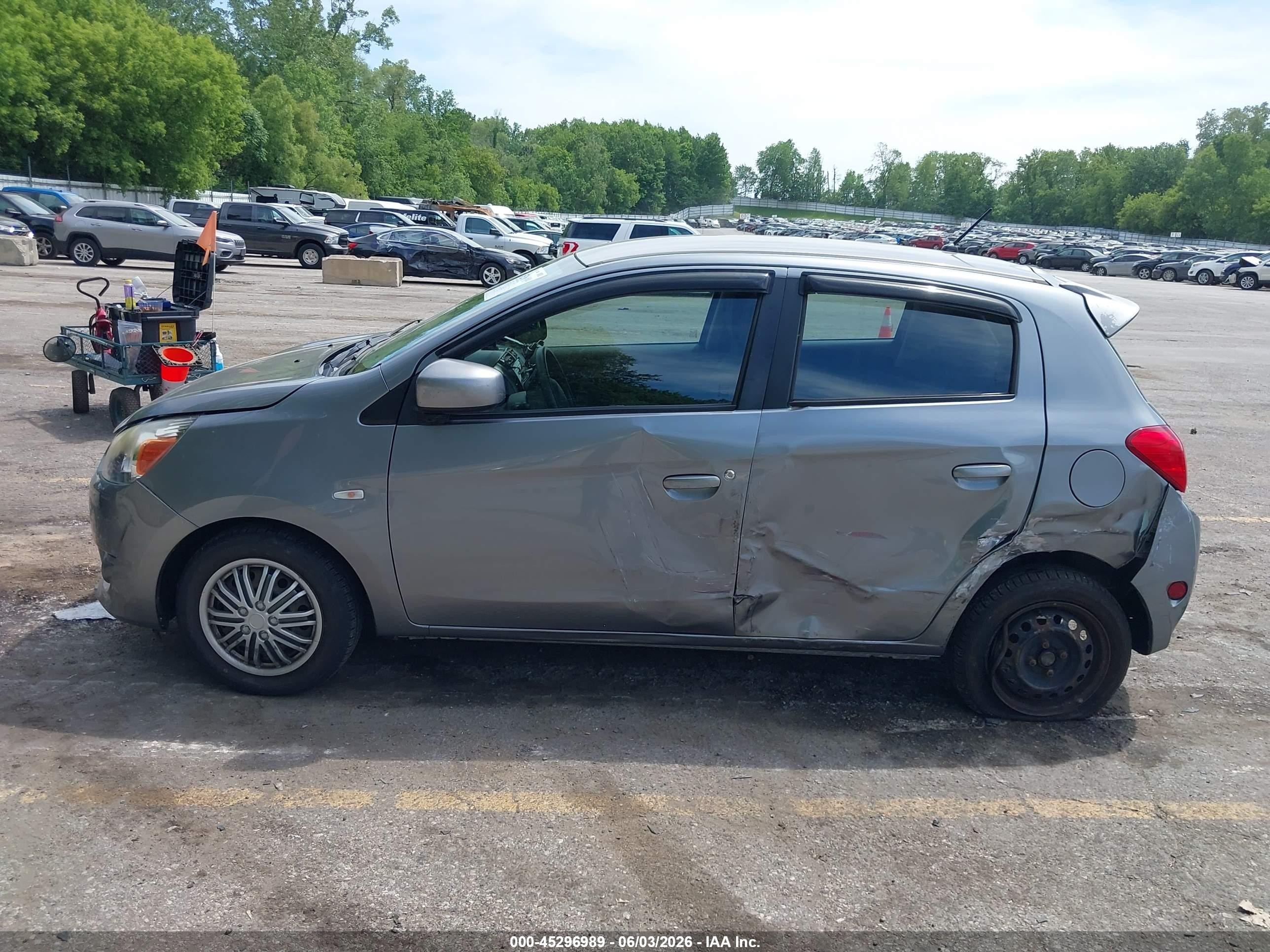 2015 Mitsubishi Mirage De Silver vin: ML32A3HJ4FH054175