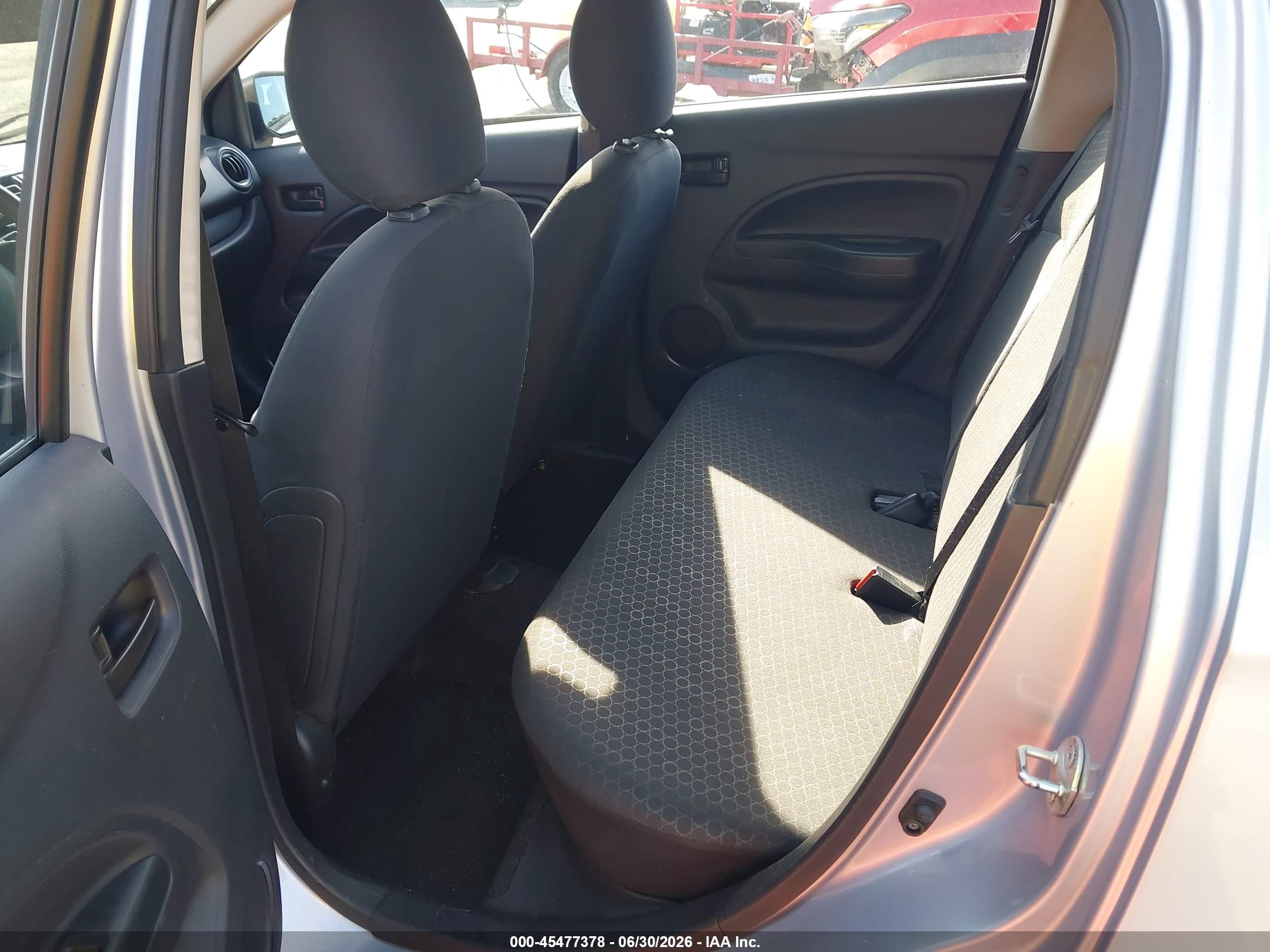 2015 Mitsubishi Mirage De Silver vin: ML32A3HJ5FH014381