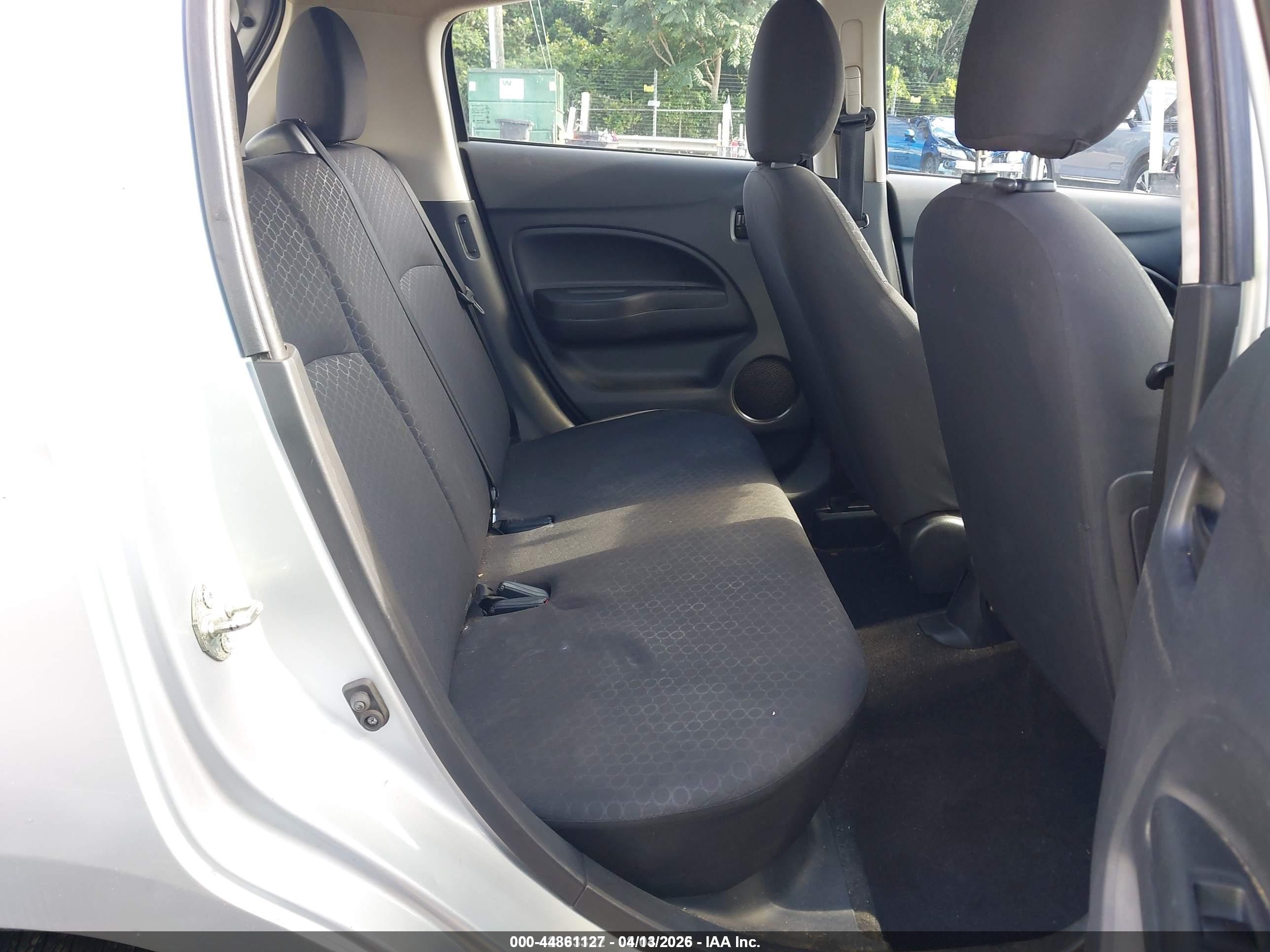 2015 Mitsubishi Mirage De/rf Silver vin: ML32A3HJ5FH058736