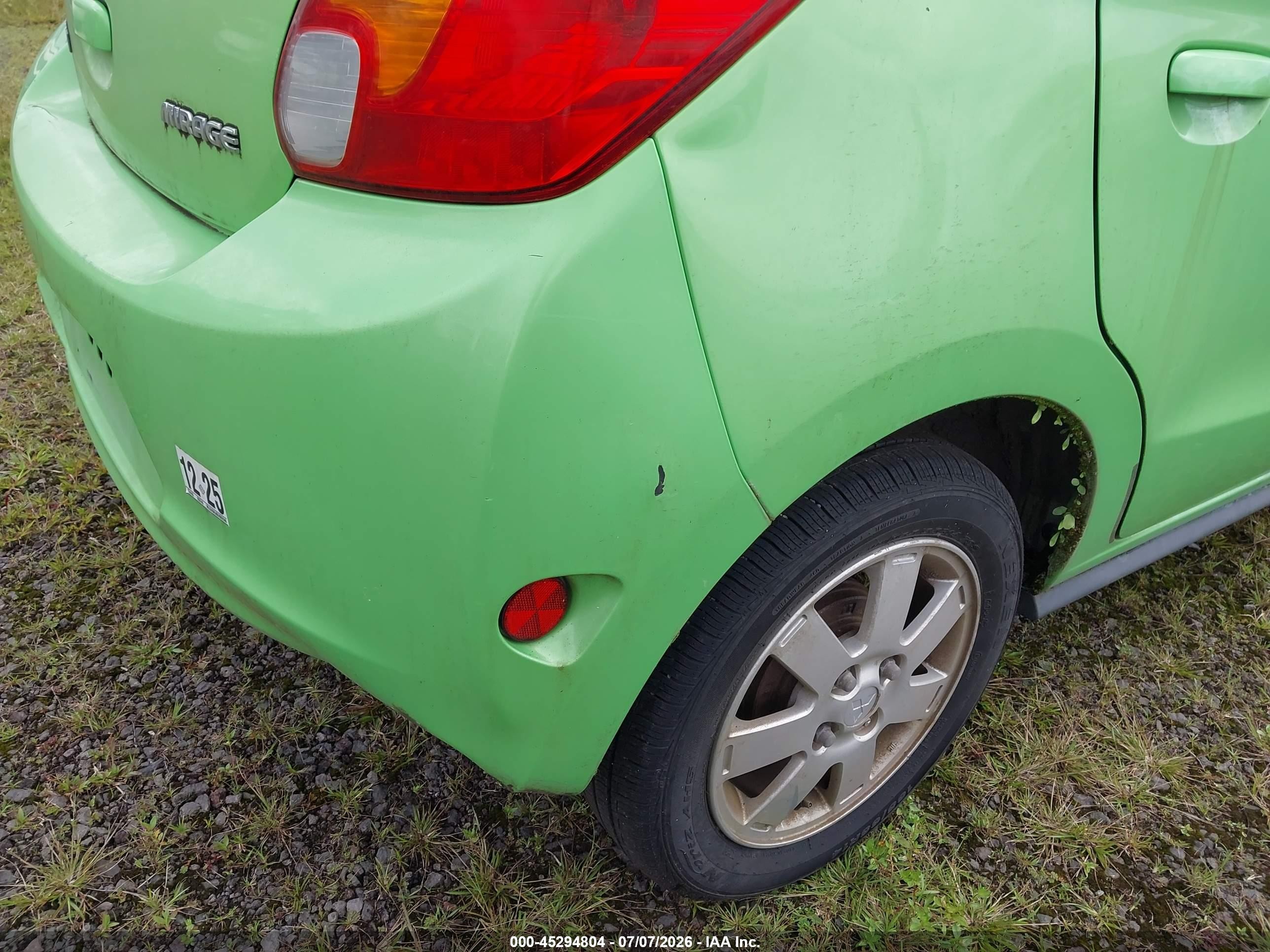 2014 Mitsubishi Mirage De Green vin: ML32A3HJ6EH002948
