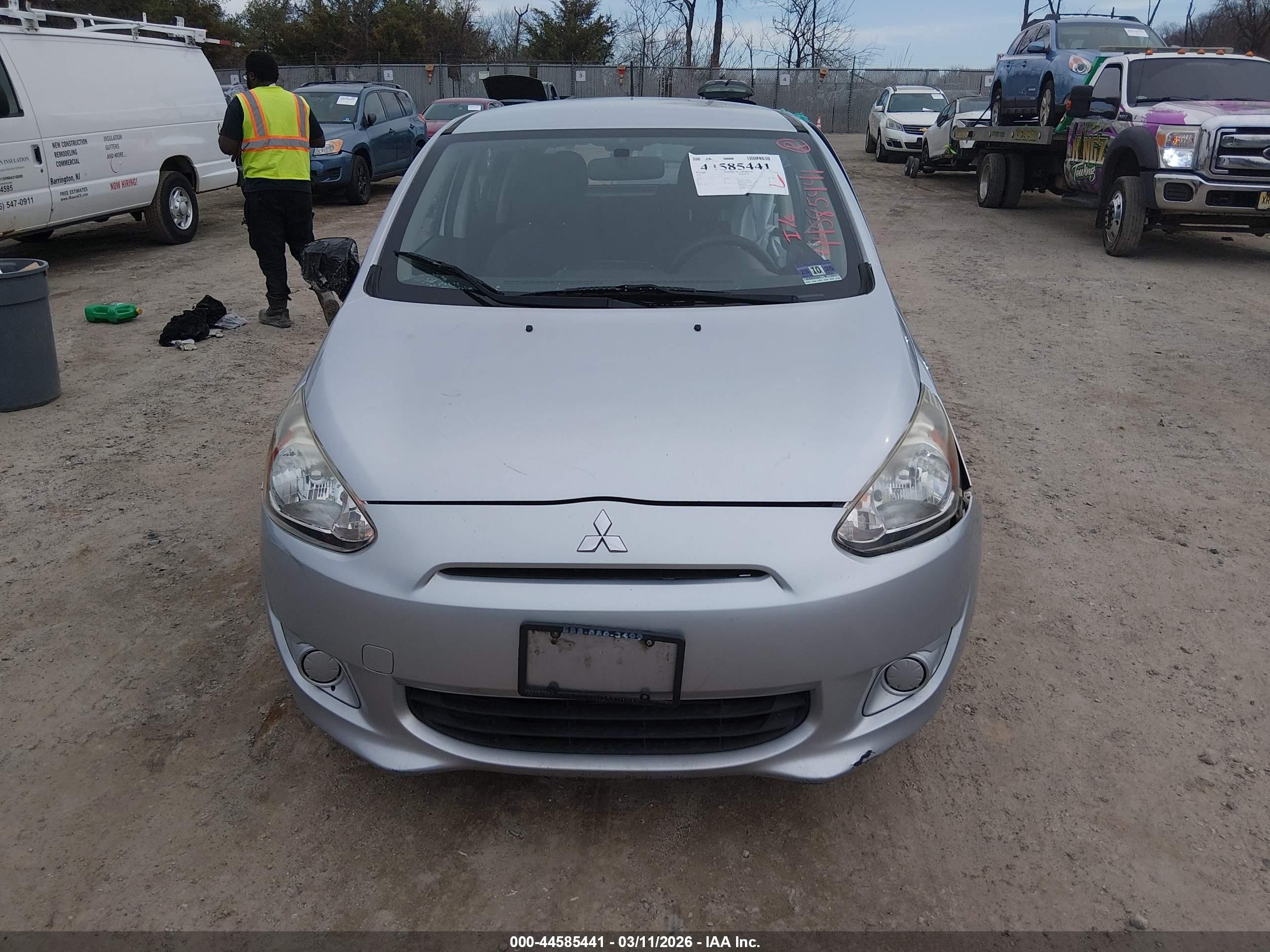 2015 Mitsubishi Mirage De Серебряный vin: ML32A3HJ6FH053304