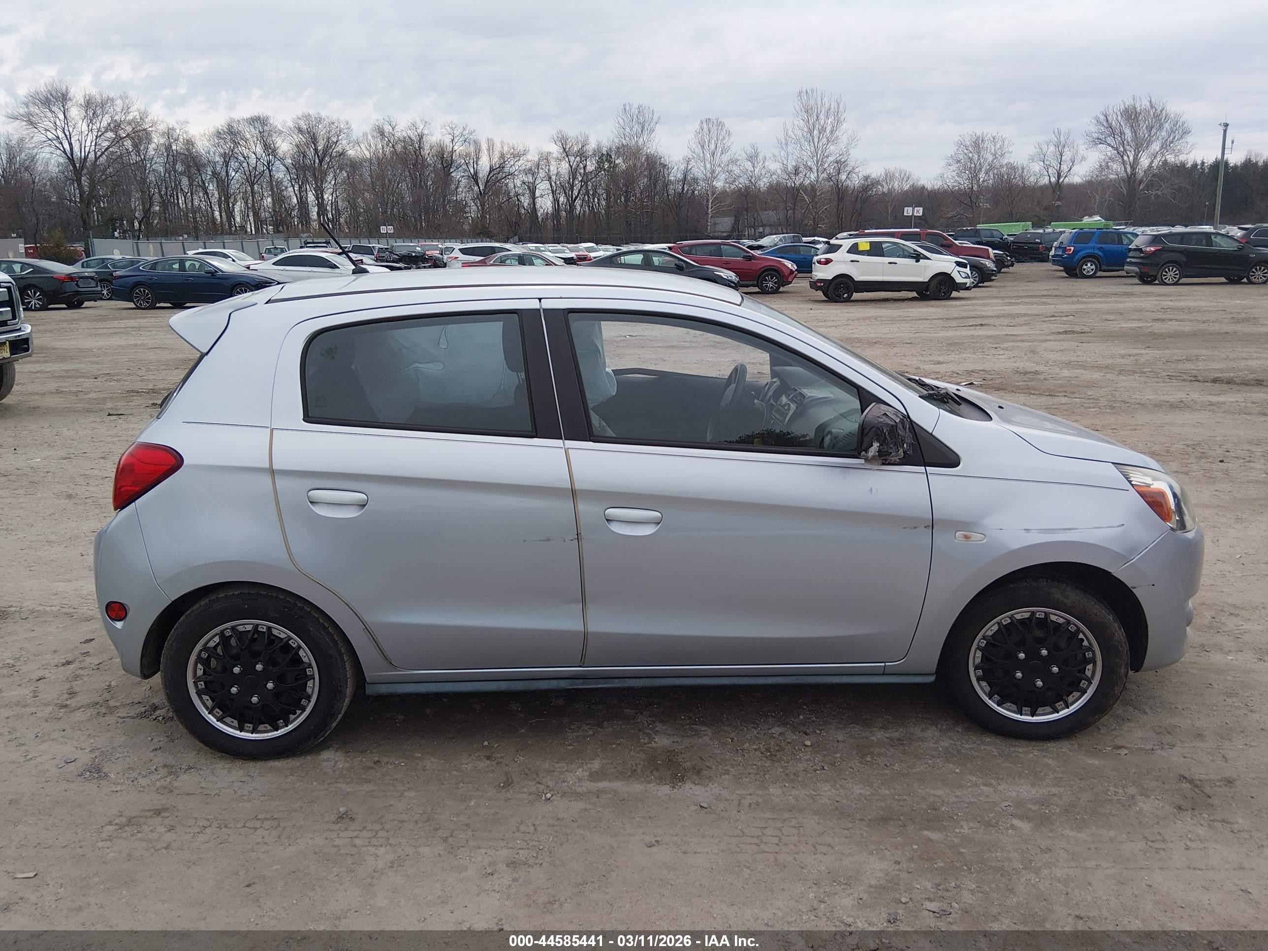 2015 Mitsubishi Mirage De Серебряный vin: ML32A3HJ6FH053304