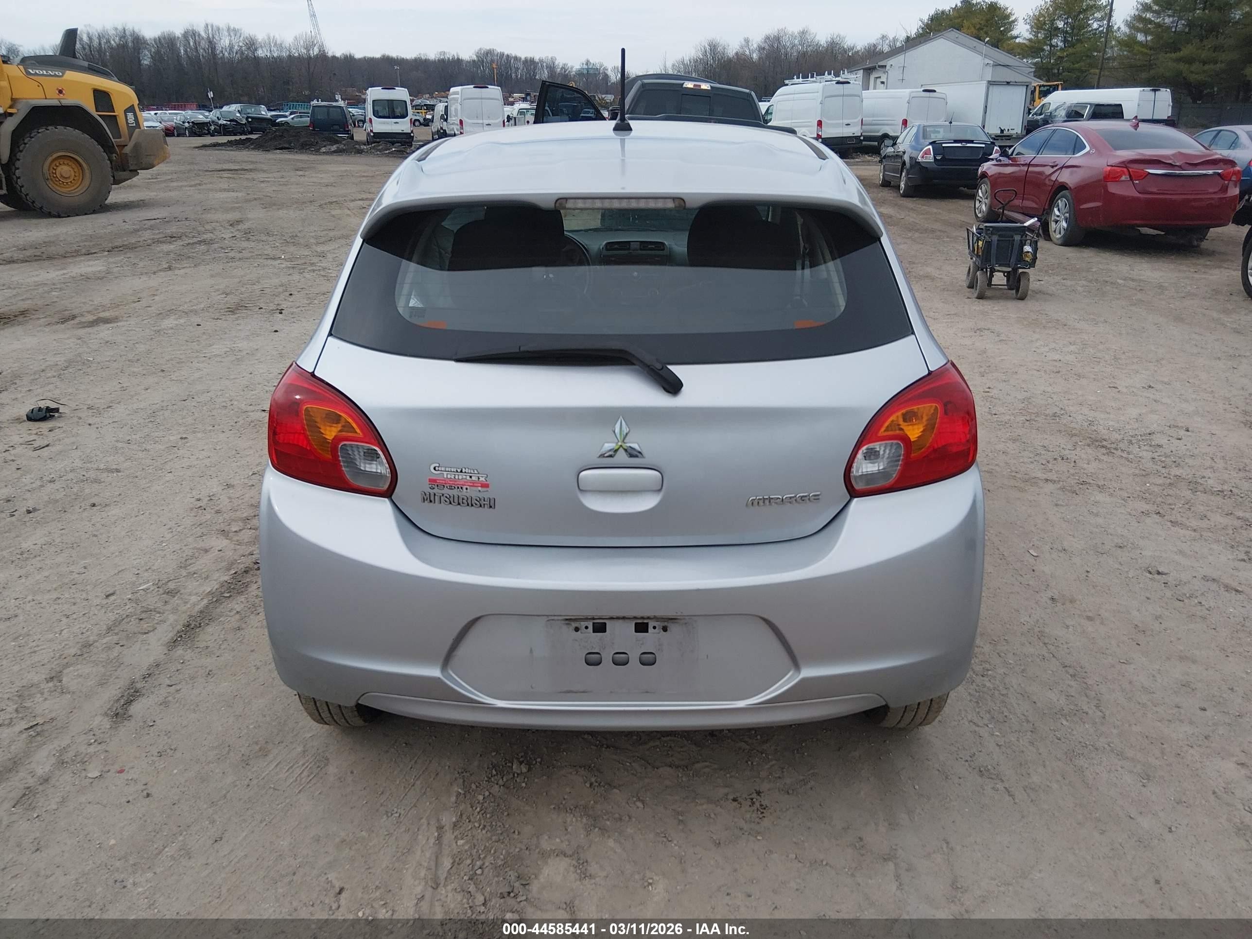 2015 Mitsubishi Mirage De Серебряный vin: ML32A3HJ6FH053304