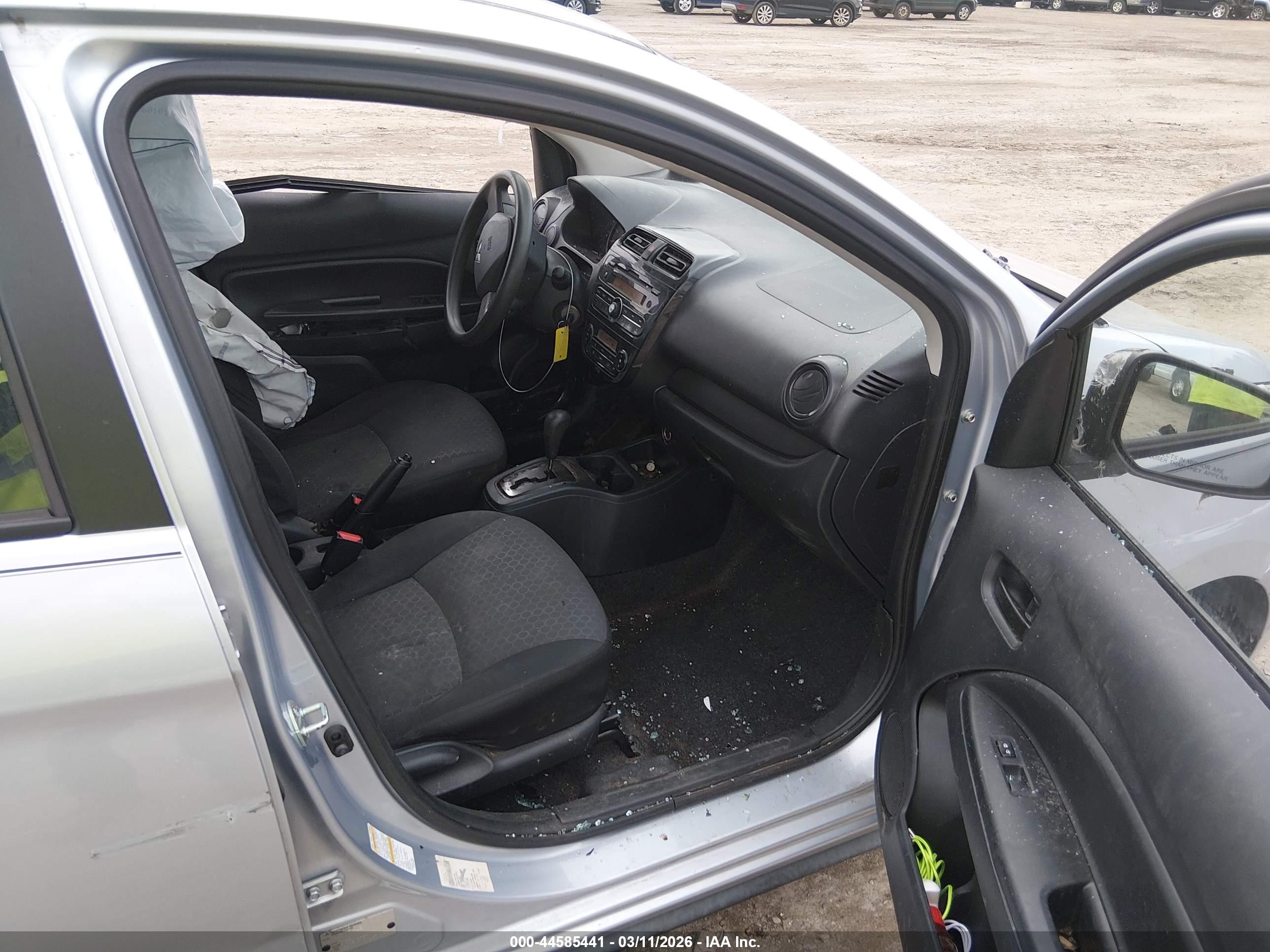 2015 Mitsubishi Mirage De Серебряный vin: ML32A3HJ6FH053304