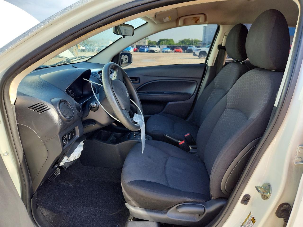2014 Mitsubishi Mirage De White vin: ML32A3HJ7EH023551