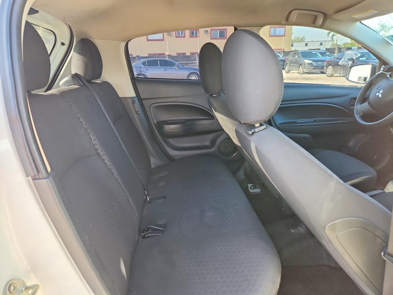 2014 Mitsubishi Mirage De White vin: ML32A3HJ7EH023551