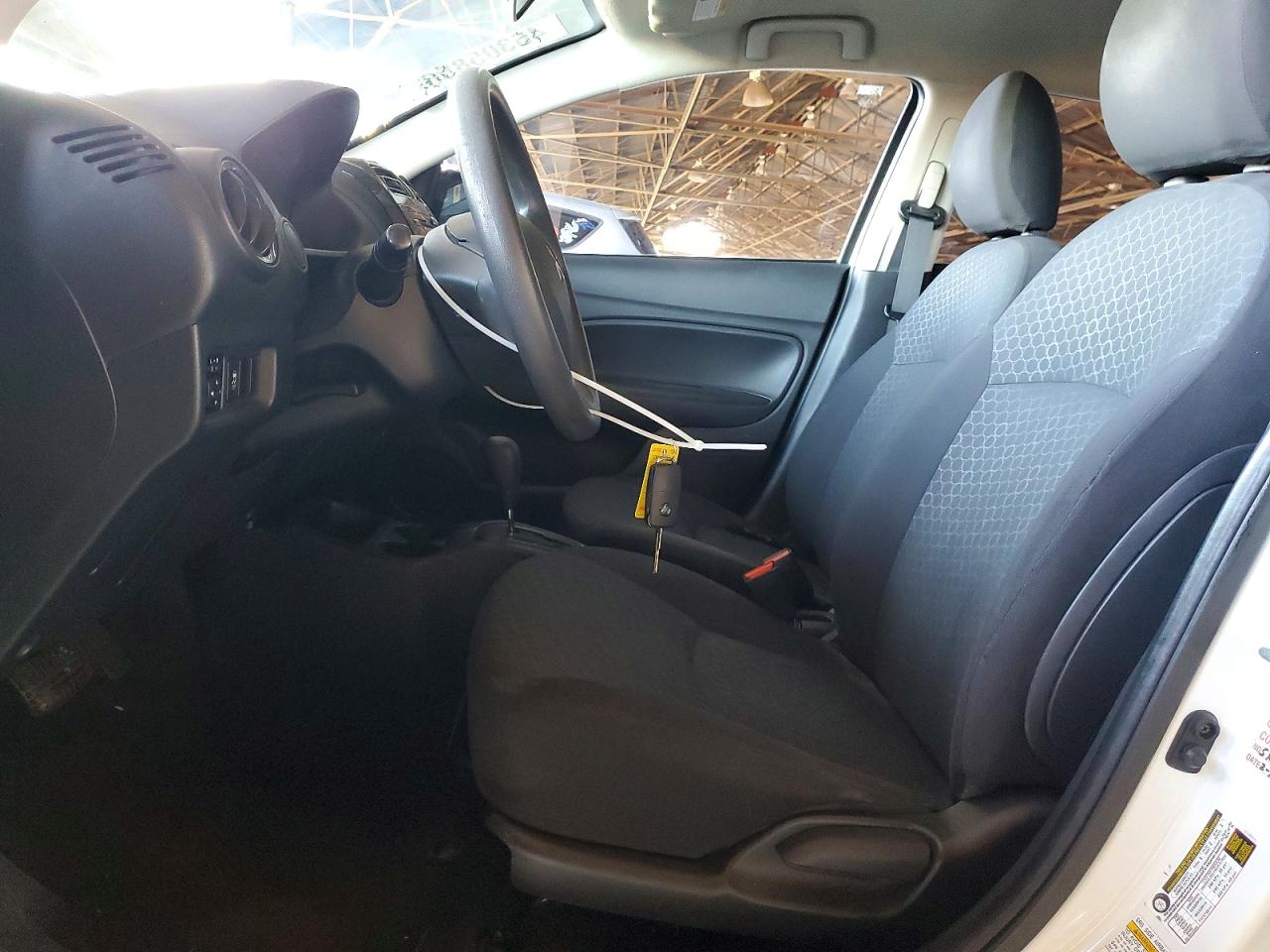 2015 Mitsubishi Mirage De White vin: ML32A3HJ7FH032056