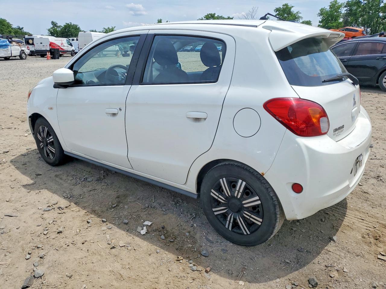 2015 Mitsubishi Mirage De White vin: ML32A3HJ8FH004587