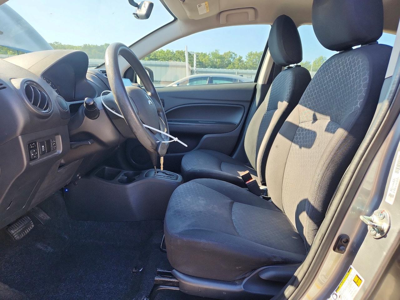 2015 Mitsubishi Mirage De Silver vin: ML32A3HJ9FH035265