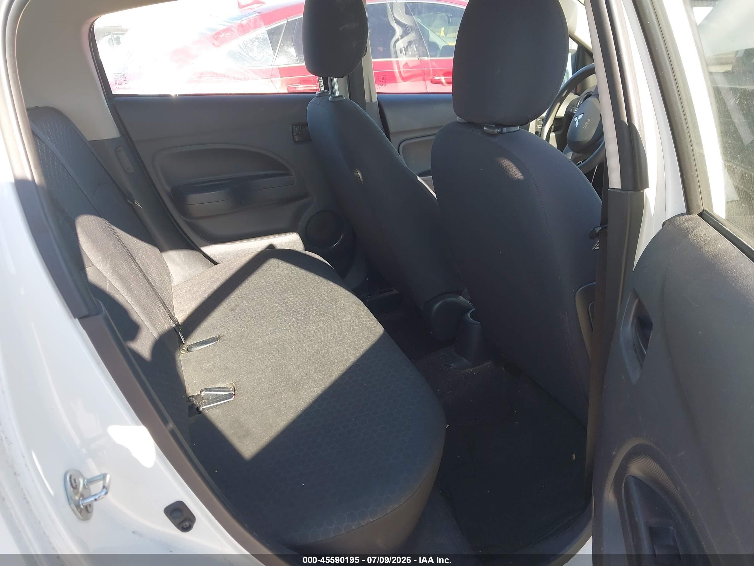 2015 Mitsubishi Mirage De White vin: ML32A3HJ9FH040529