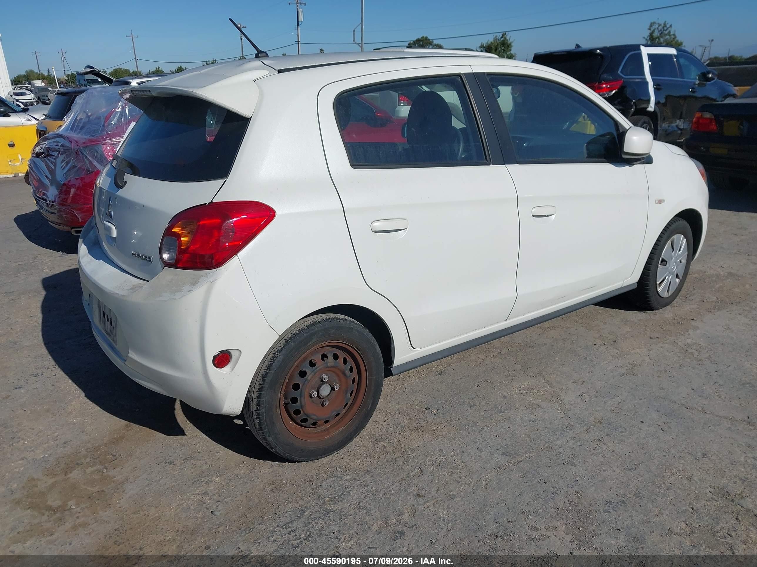2015 Mitsubishi Mirage De White vin: ML32A3HJ9FH040529