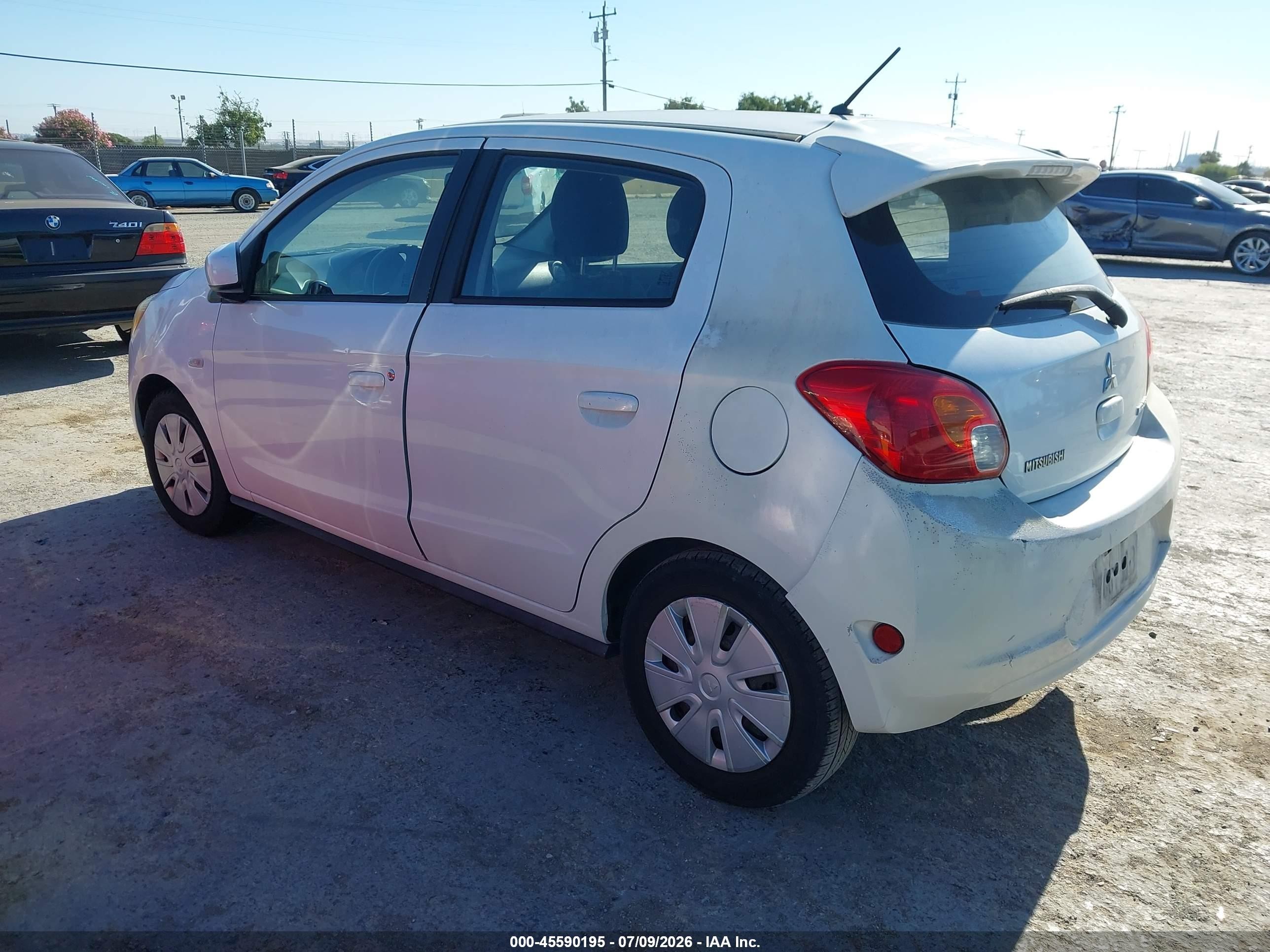 2015 Mitsubishi Mirage De White vin: ML32A3HJ9FH040529