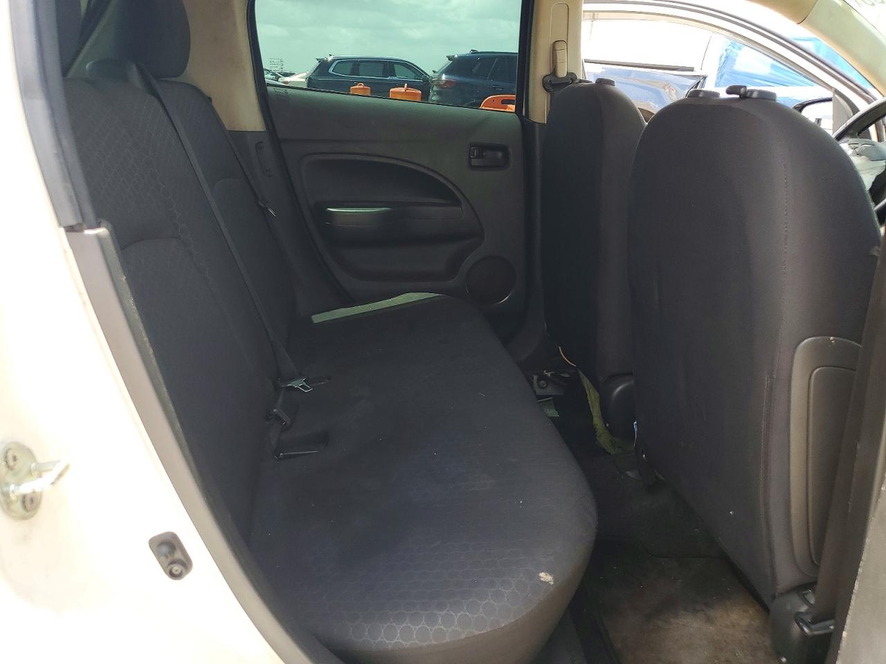 2015 Mitsubishi Mirage De White vin: ML32A3HJ9FH041874