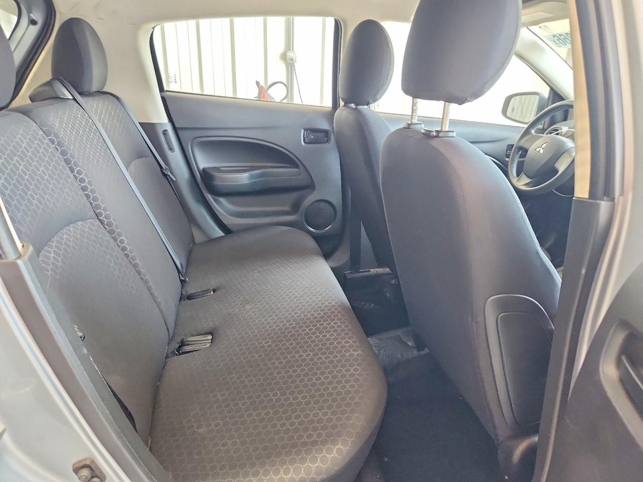 2015 Mitsubishi Mirage De Silver vin: ML32A3HJ9FH047772