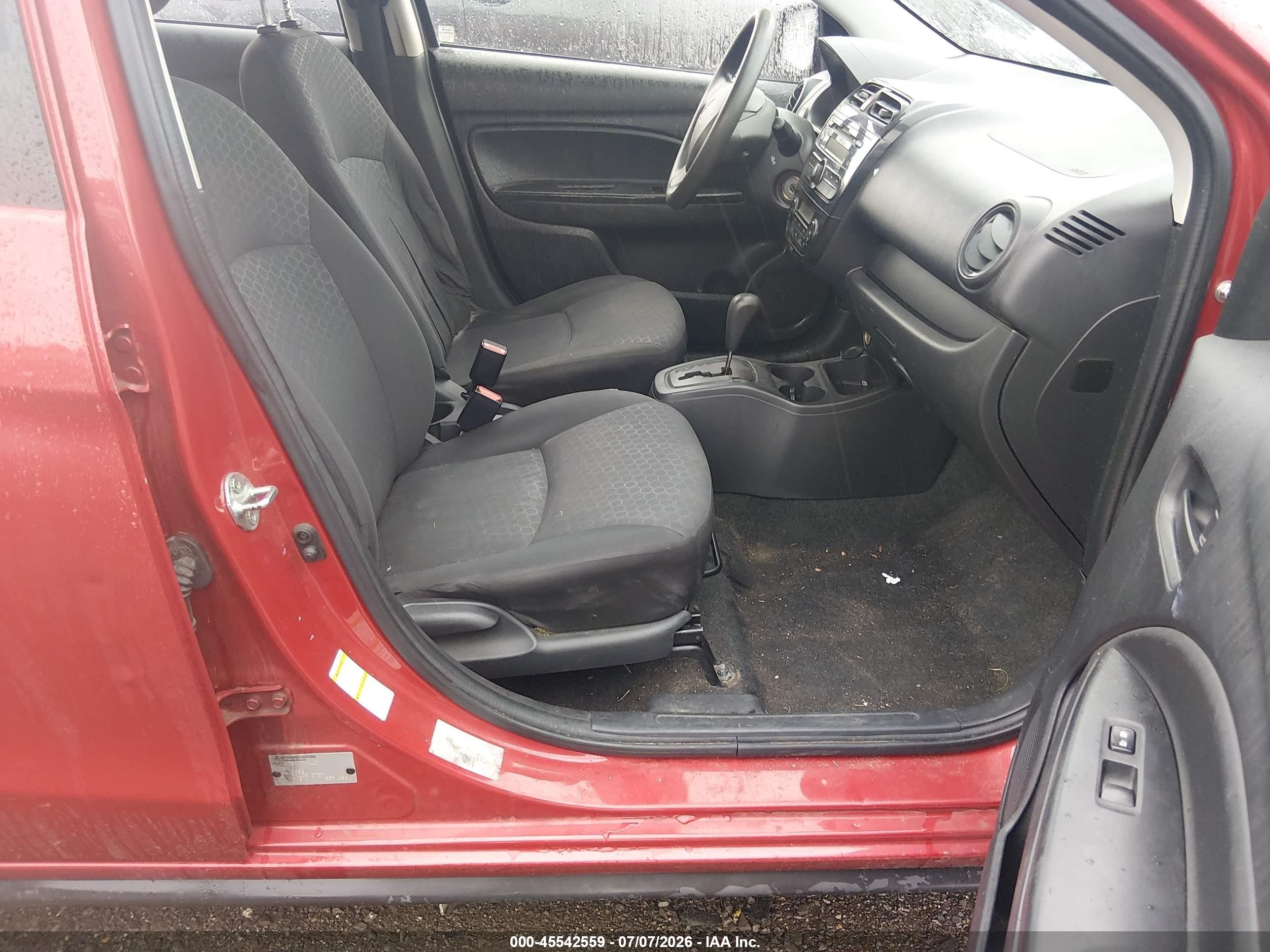 2015 Mitsubishi Mirage De Red vin: ML32A3HJXFH007510