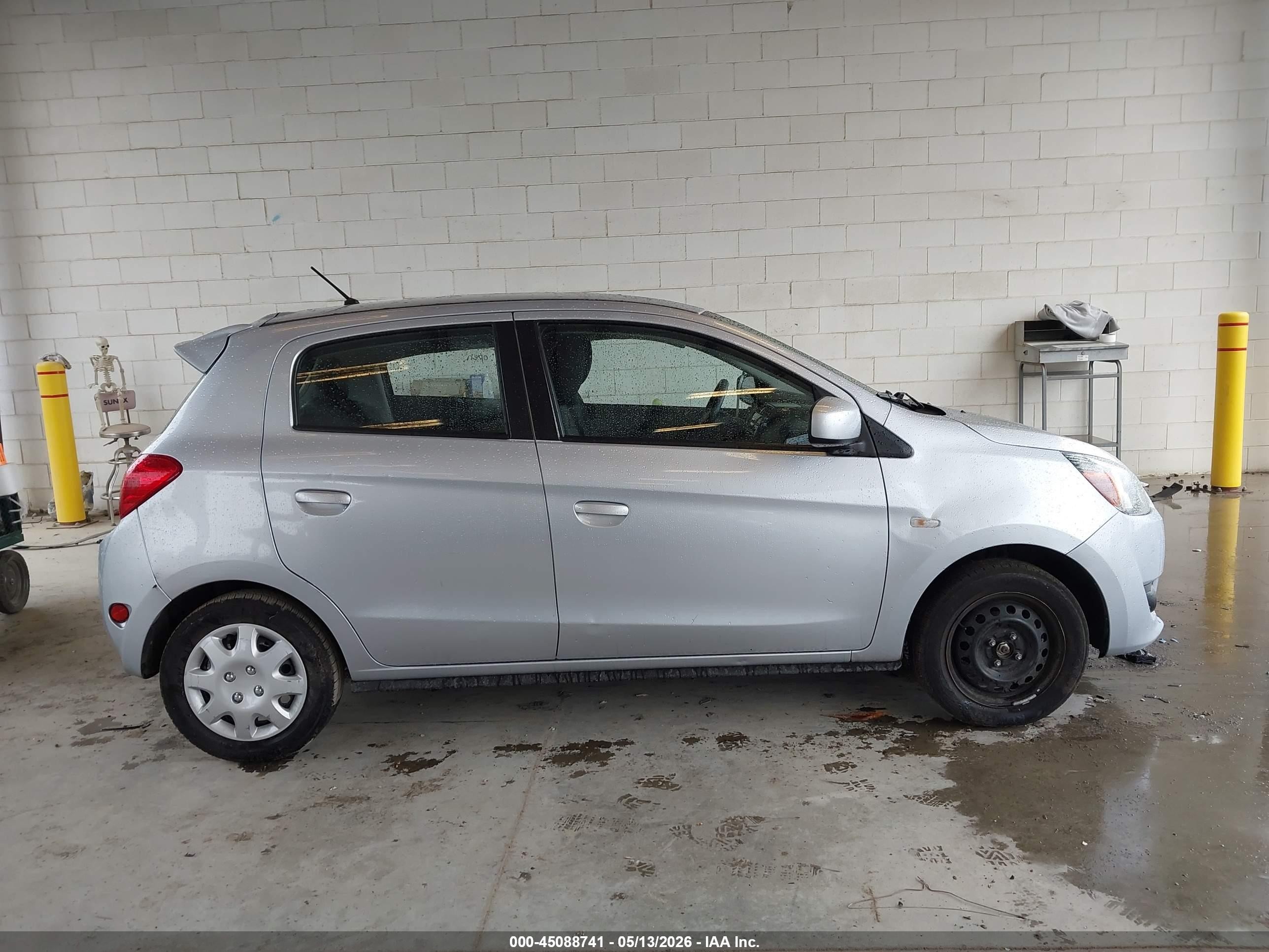 2015 Mitsubishi Mirage De Silver vin: ML32A3HJXFH040121