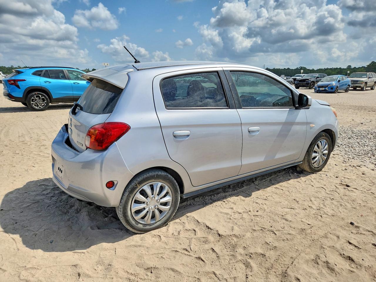 2015 Mitsubishi Mirage De Silver vin: ML32A3HJXFH056187