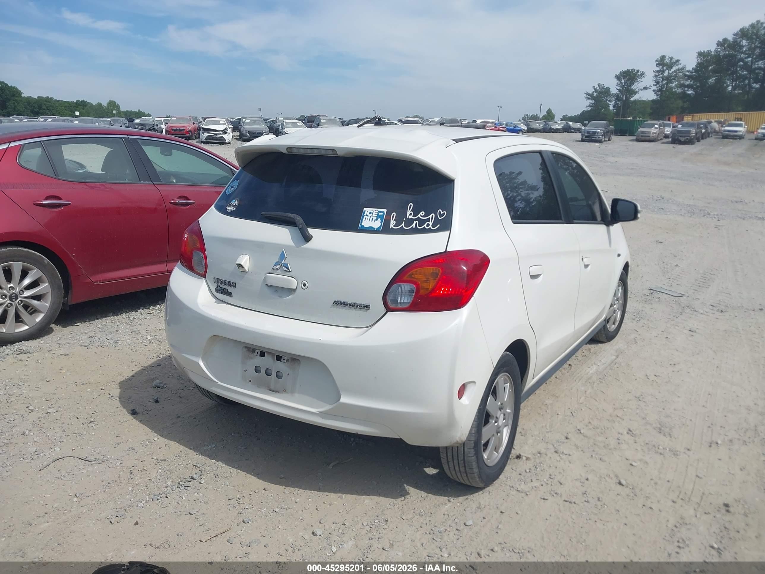 2015 Mitsubishi Mirage Es White vin: ML32A4HJ2FH041219