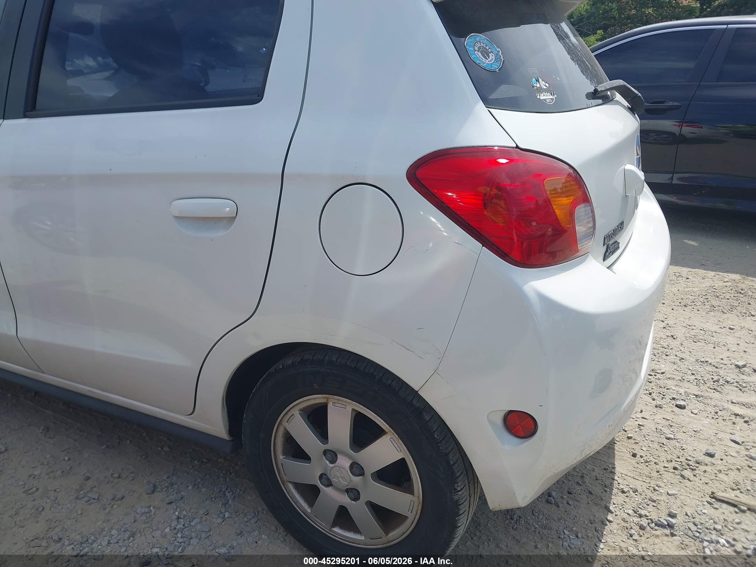 2015 Mitsubishi Mirage Es White vin: ML32A4HJ2FH041219