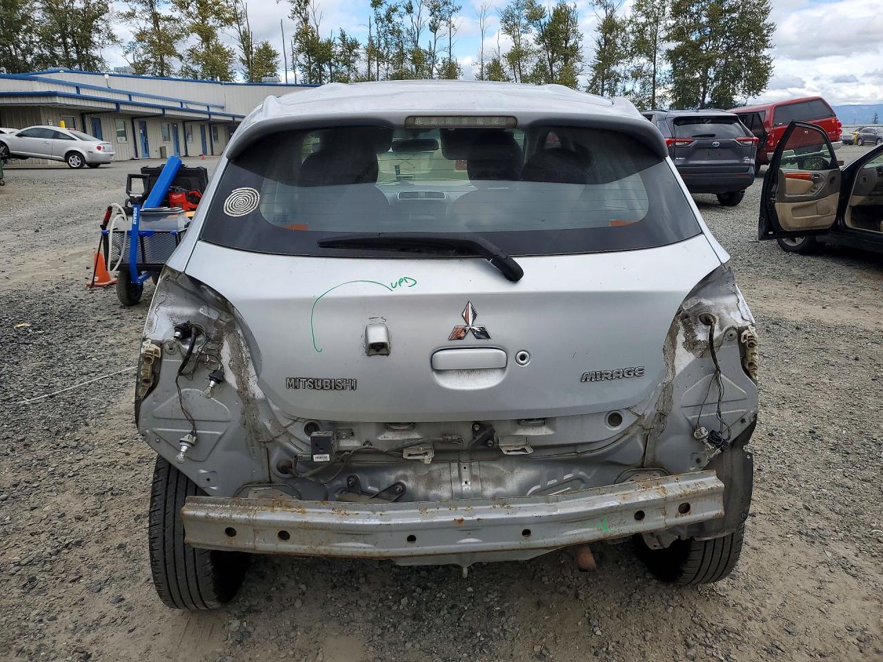 2014 Mitsubishi Mirage Es Серебряный vin: ML32A4HJ3EH007241