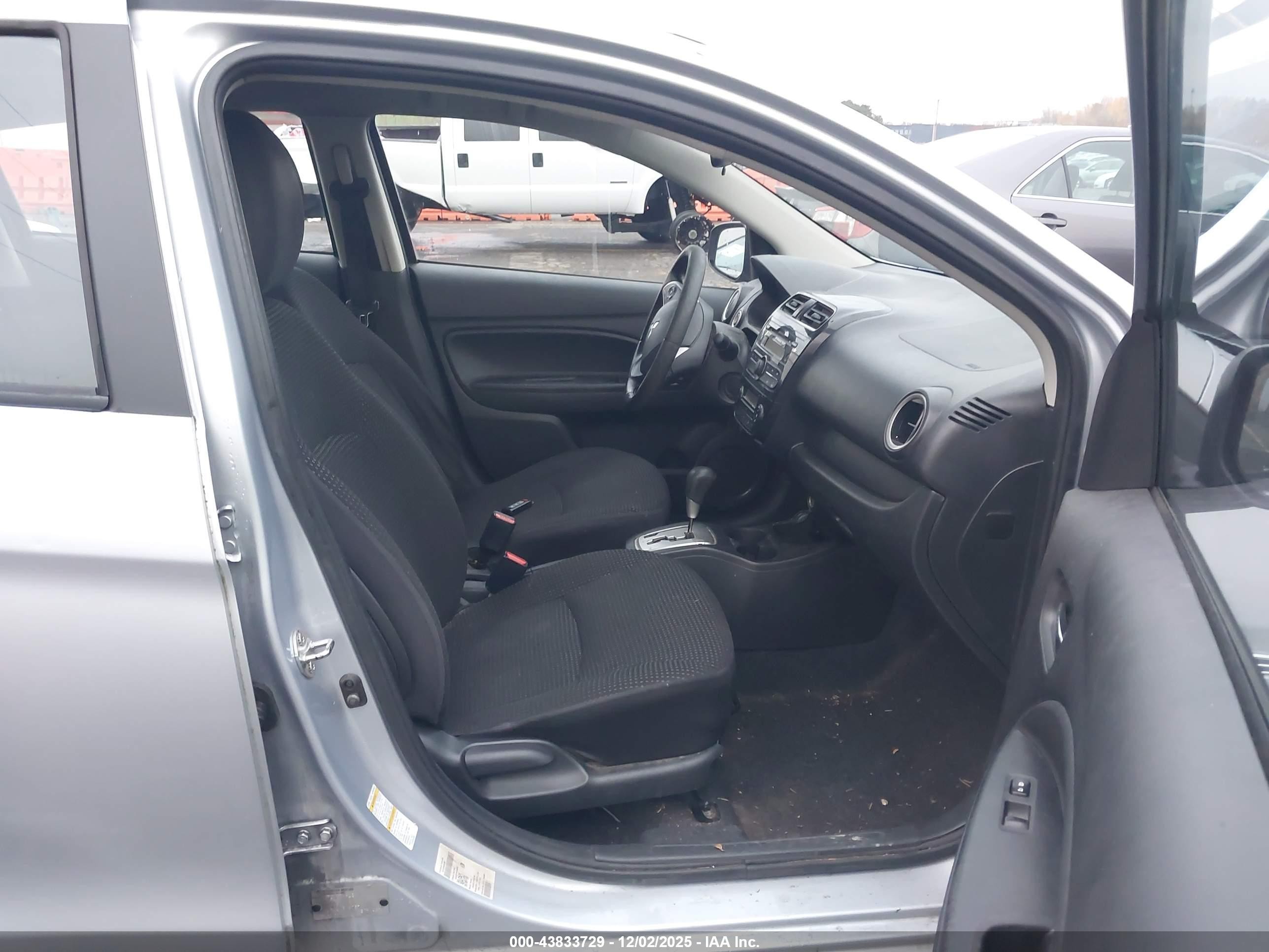 2015 Mitsubishi Mirage Es Silver vin: ML32A4HJ3FH056585