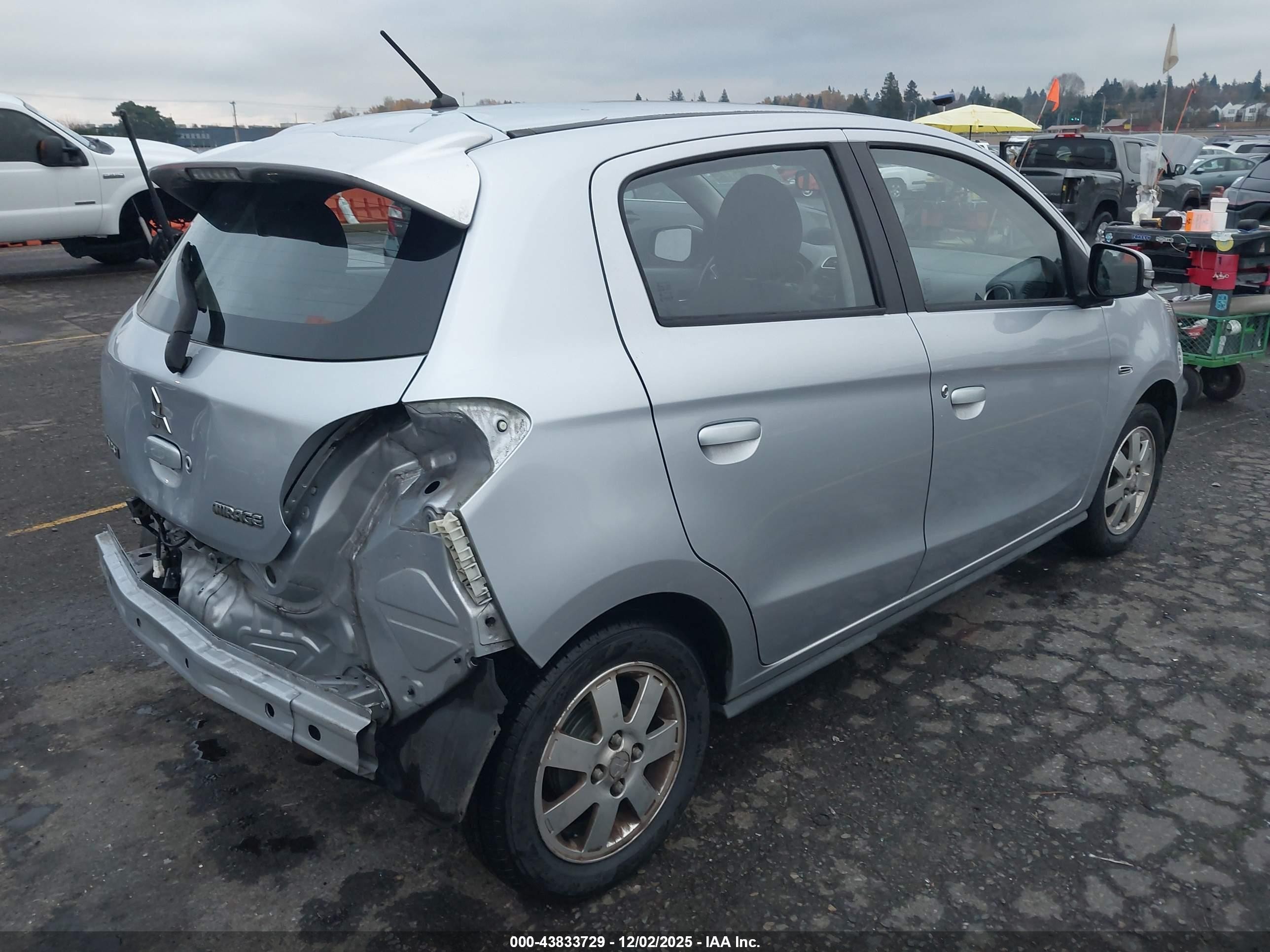2015 Mitsubishi Mirage Es Silver vin: ML32A4HJ3FH056585