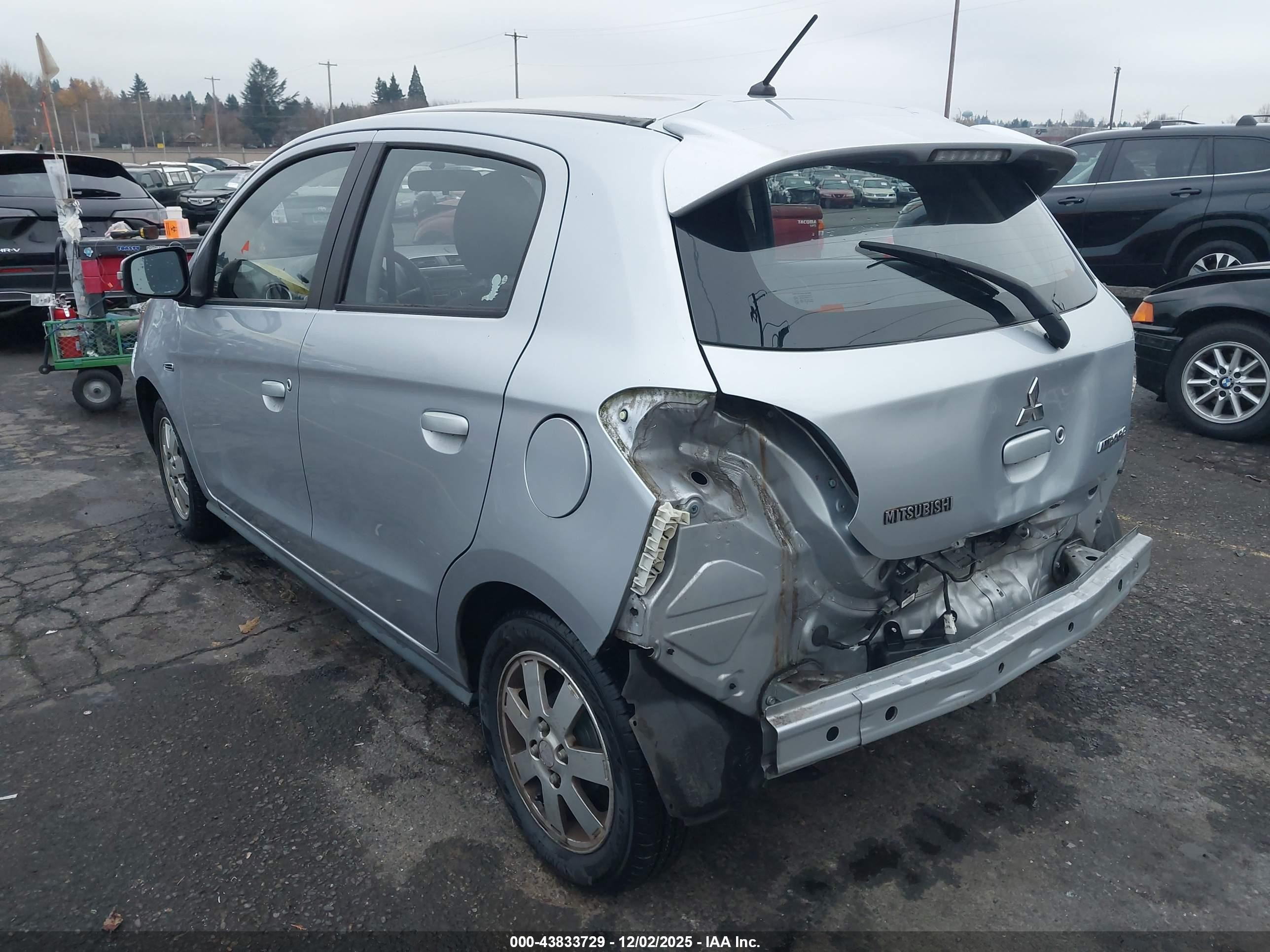 2015 Mitsubishi Mirage Es Silver vin: ML32A4HJ3FH056585