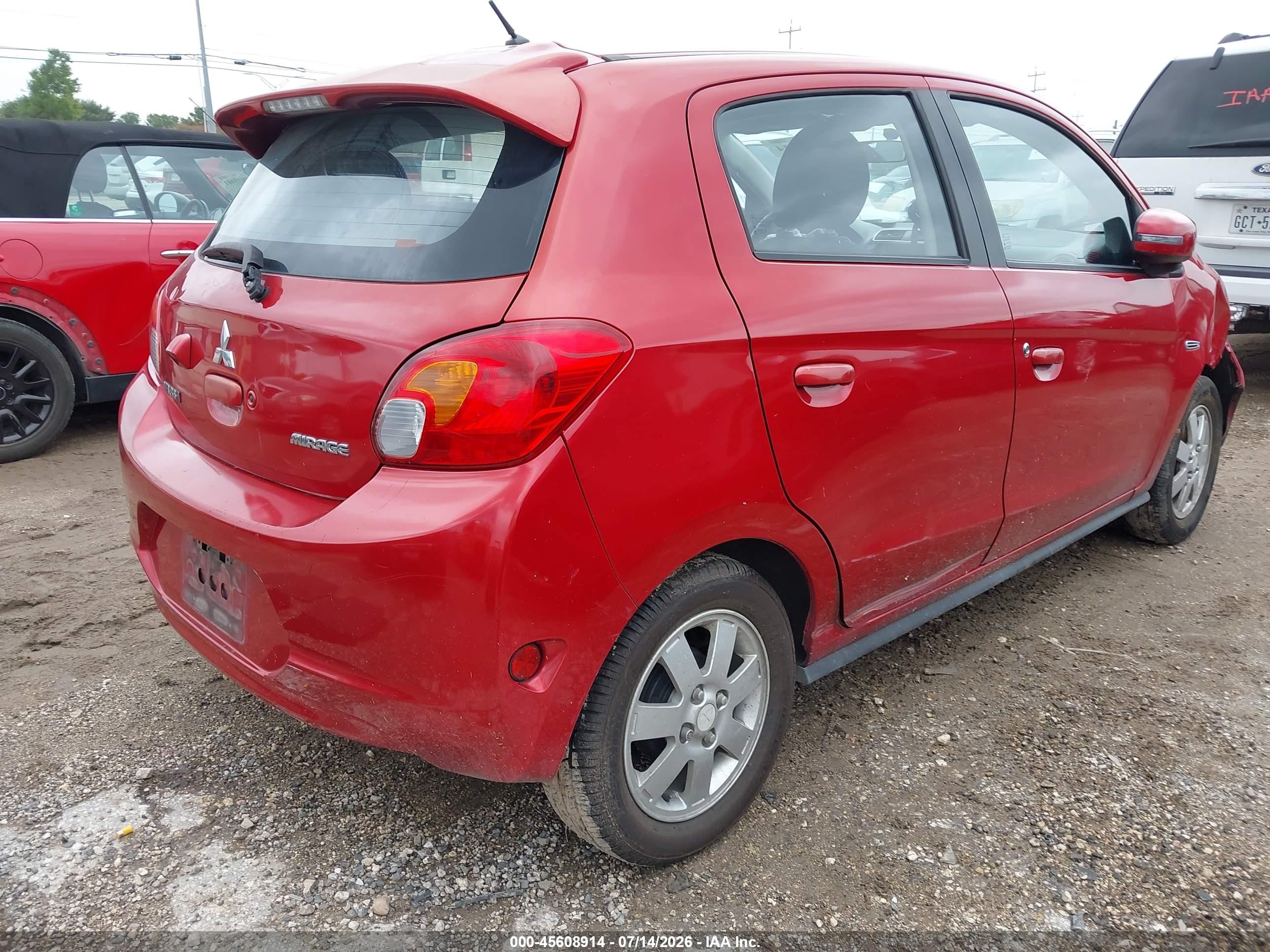 2015 Mitsubishi Mirage Es Красный vin: ML32A4HJ6FH038081