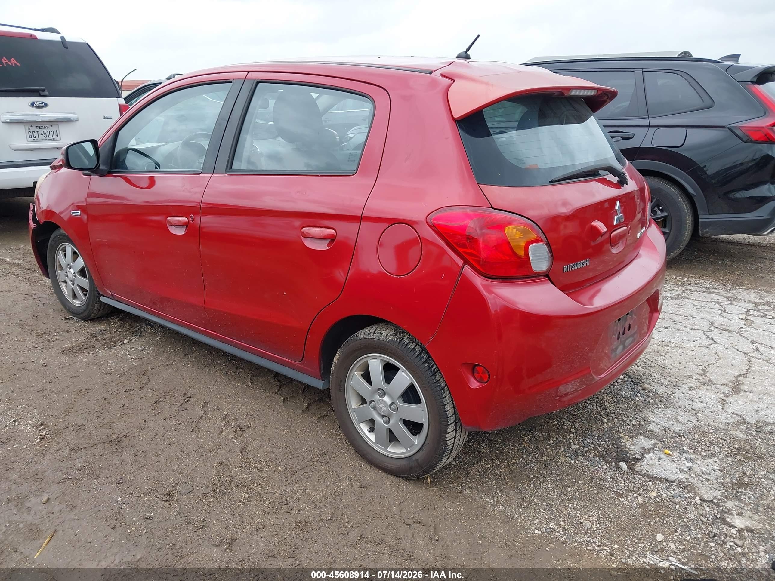 2015 Mitsubishi Mirage Es Красный vin: ML32A4HJ6FH038081