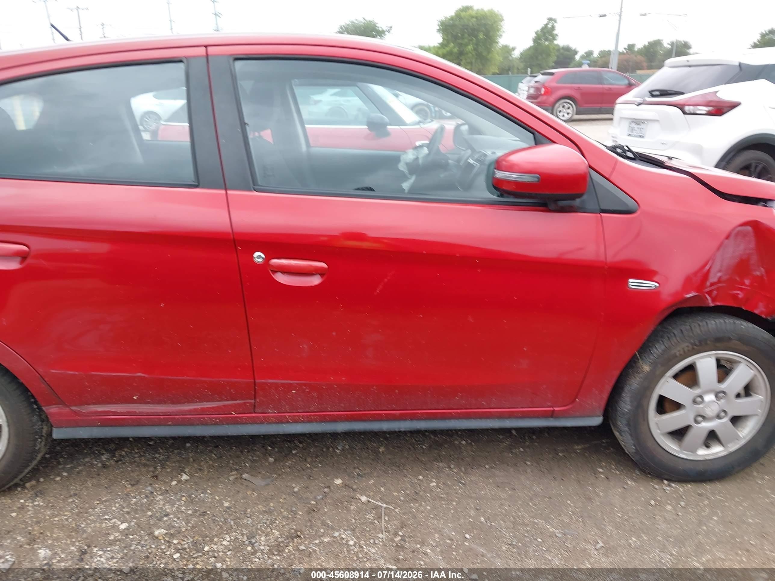 2015 Mitsubishi Mirage Es Красный vin: ML32A4HJ6FH038081