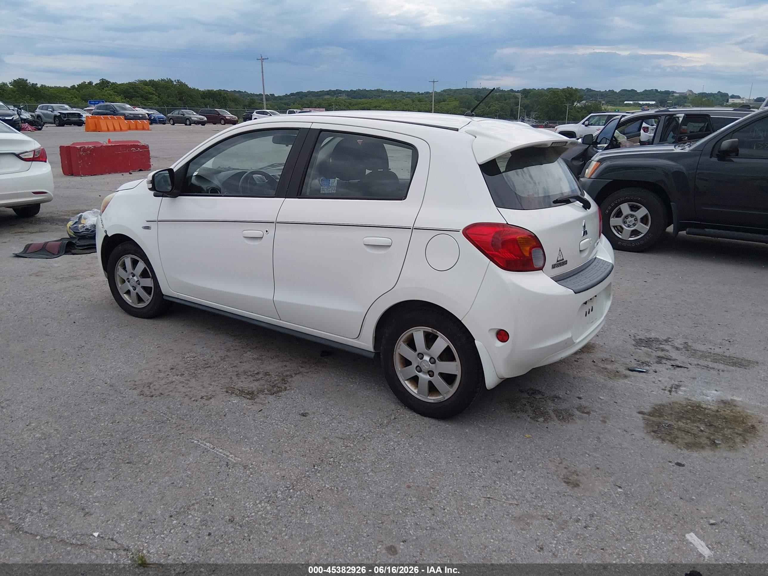 2015 Mitsubishi Mirage Es White vin: ML32A4HJ7FH031298