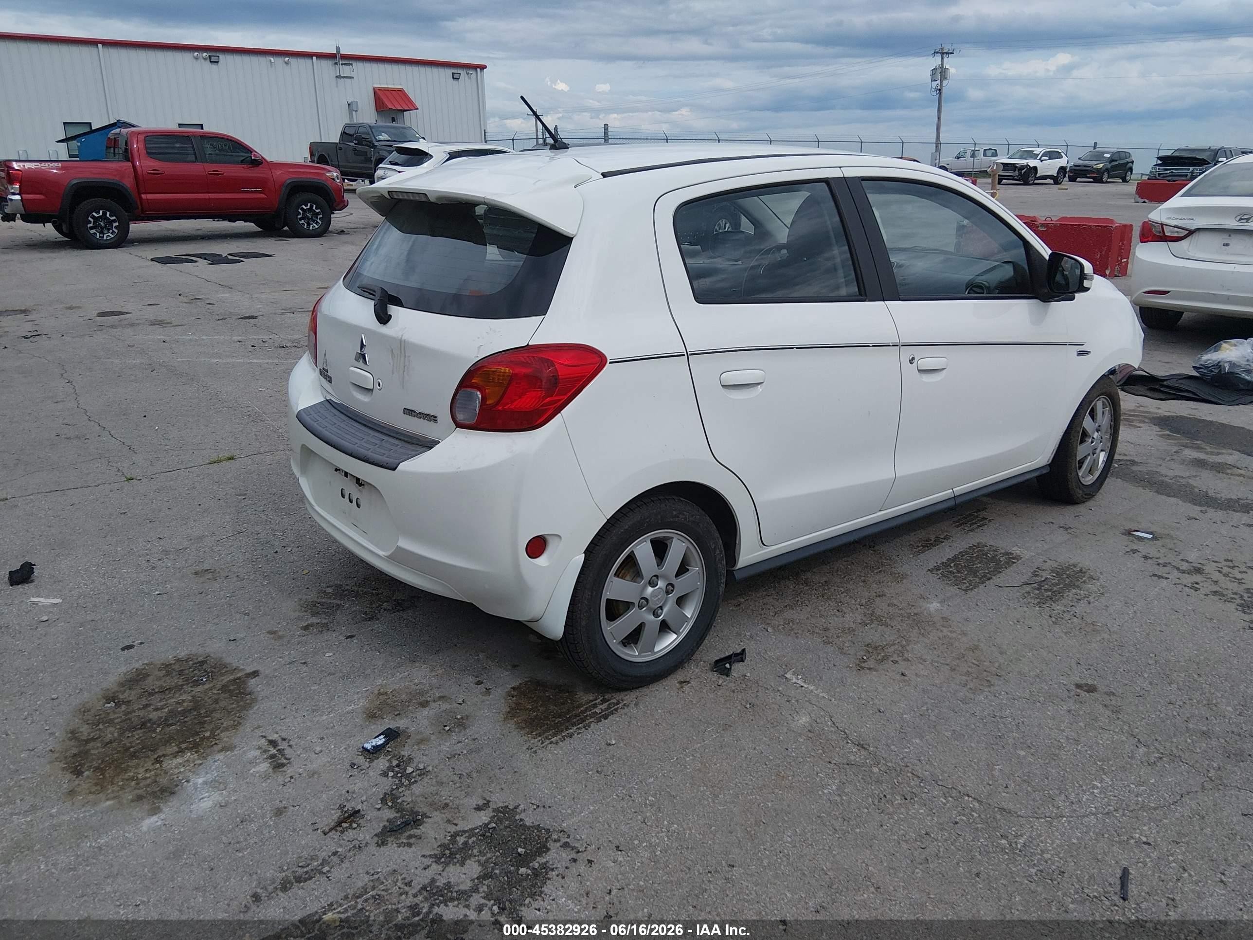 2015 Mitsubishi Mirage Es White vin: ML32A4HJ7FH031298