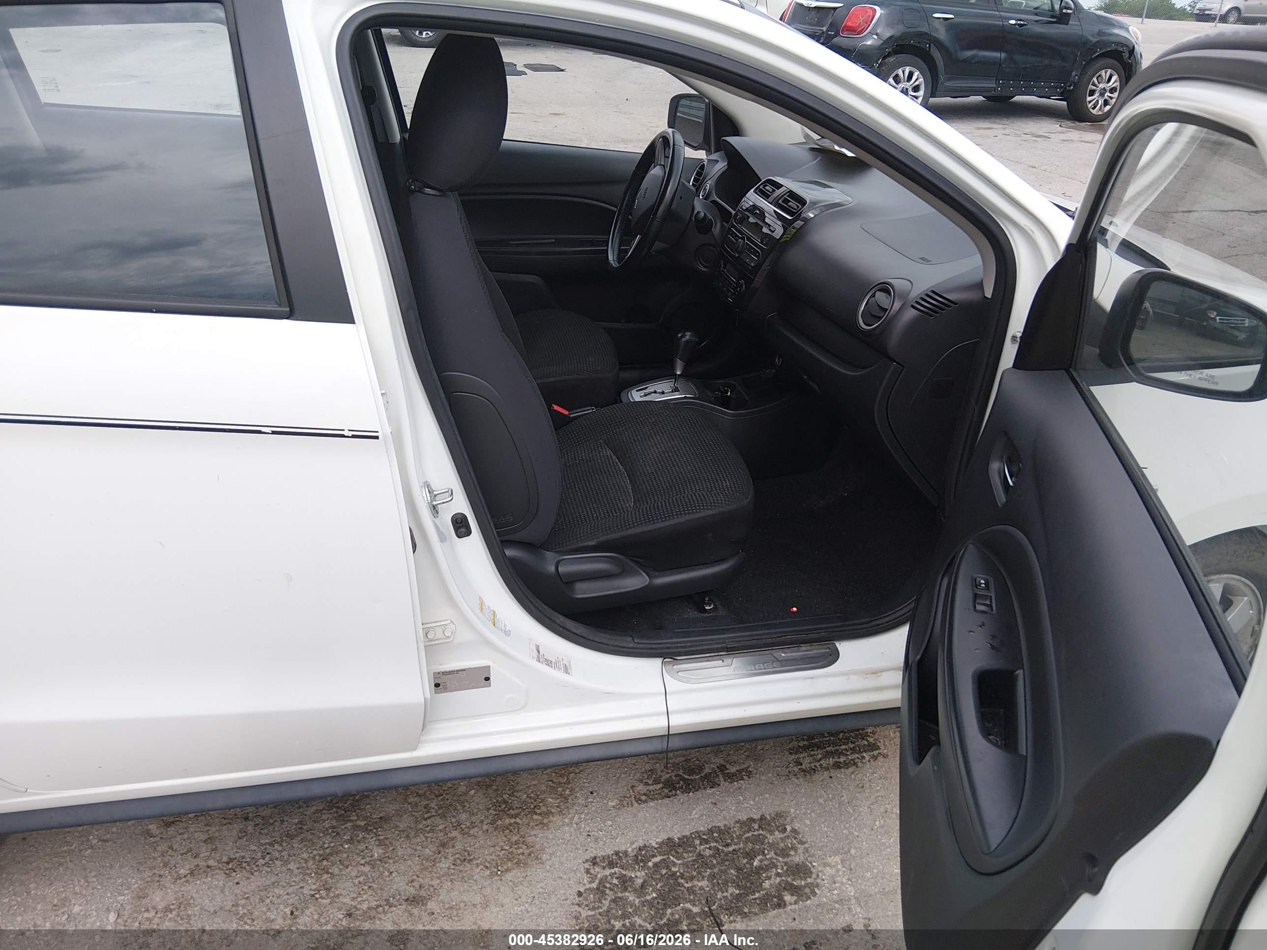 2015 Mitsubishi Mirage Es White vin: ML32A4HJ7FH031298