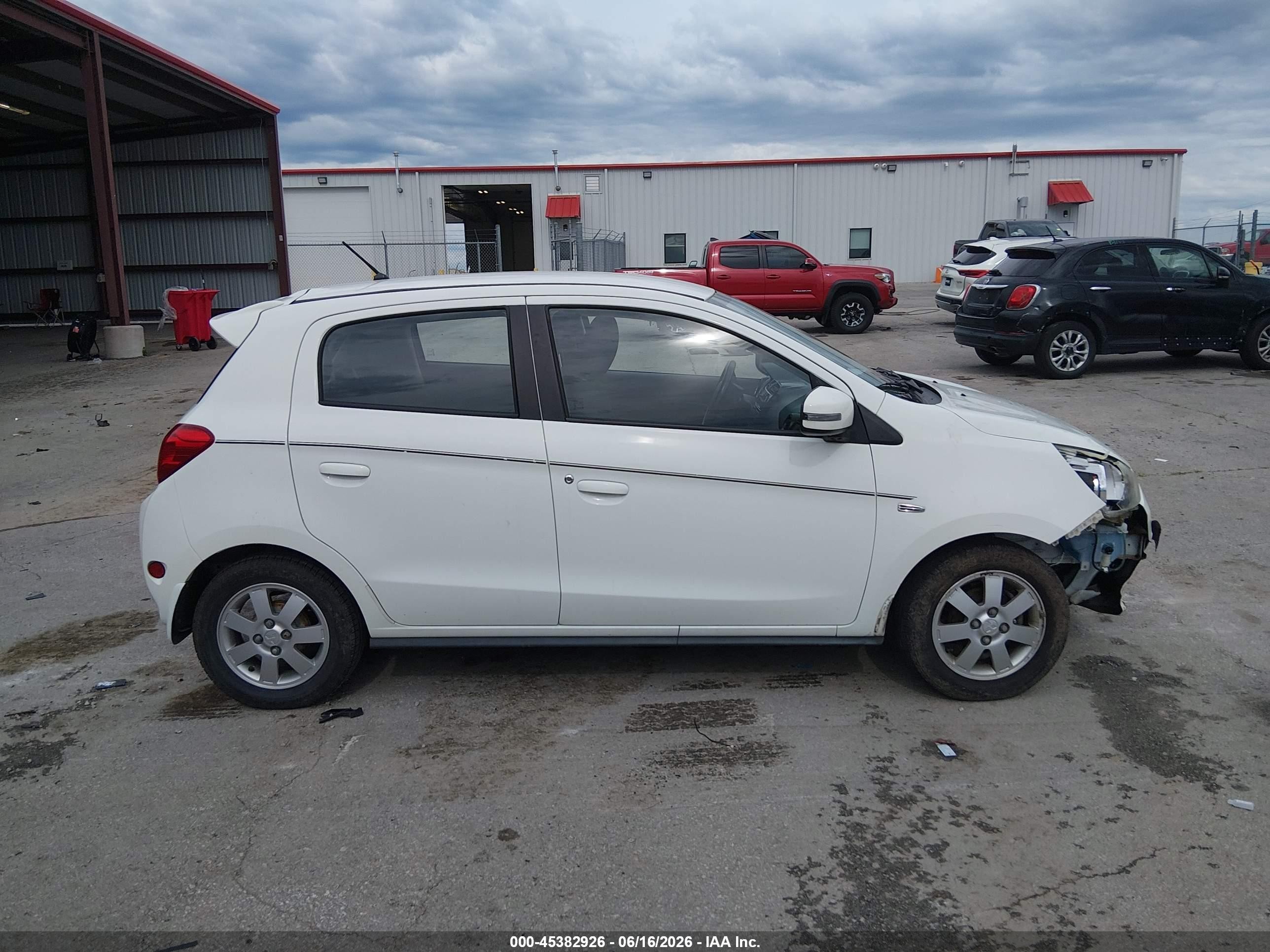 2015 Mitsubishi Mirage Es White vin: ML32A4HJ7FH031298