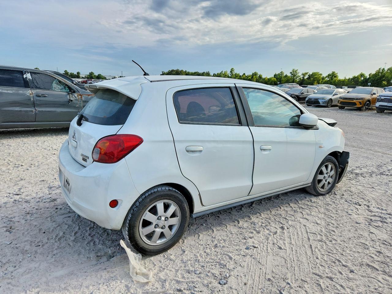 2015 Mitsubishi Mirage Es White vin: ML32A4HJ7FH060378