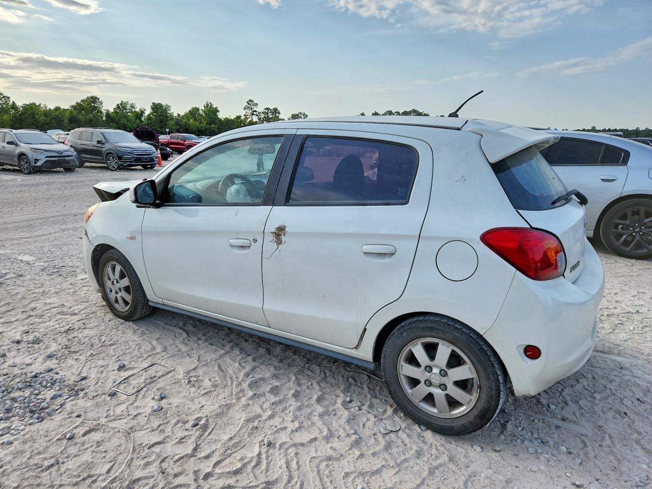 2015 Mitsubishi Mirage Es White vin: ML32A4HJ7FH060378