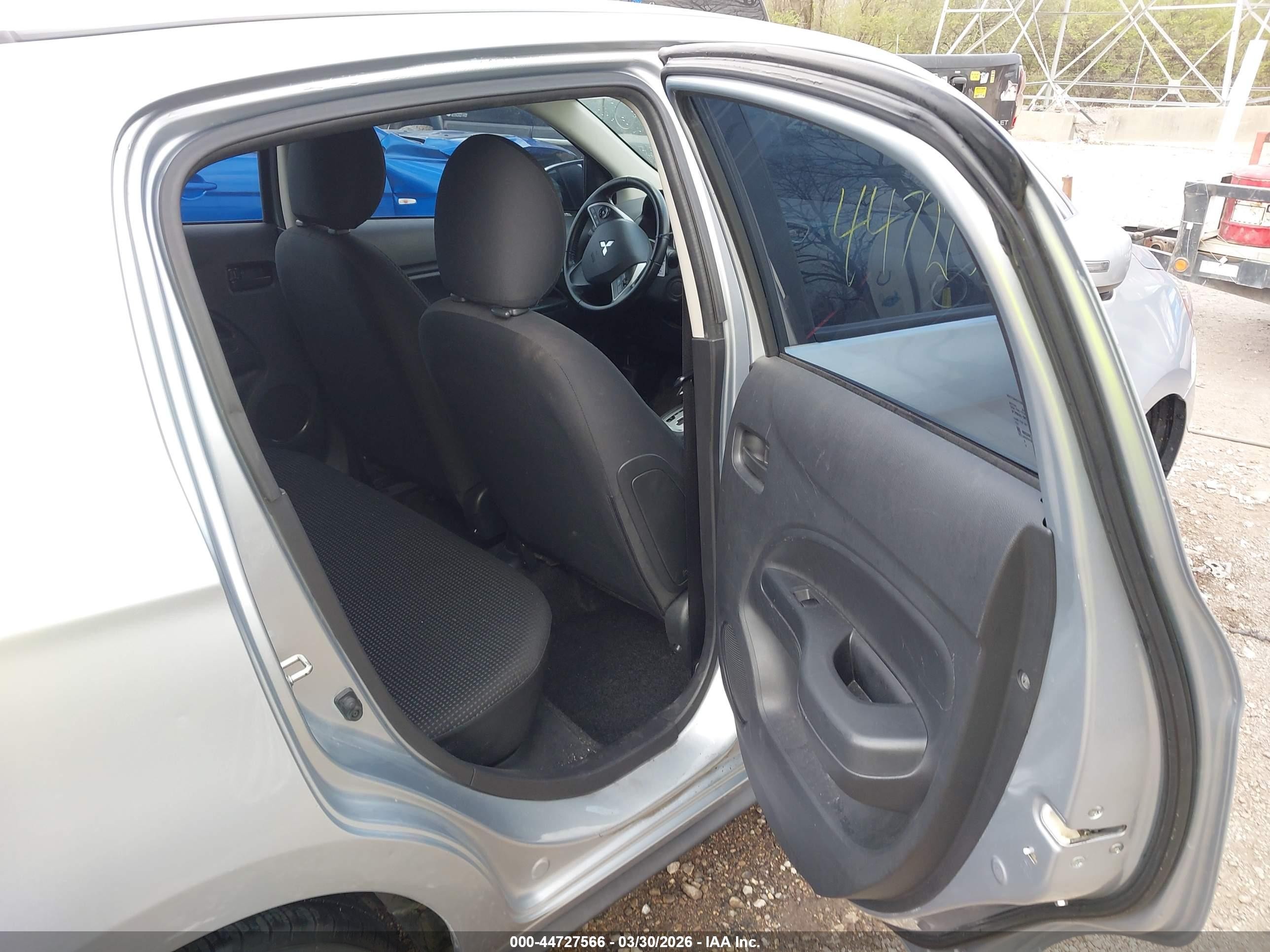 2015 Mitsubishi Mirage Es Silver vin: ML32A4HJXFH004242