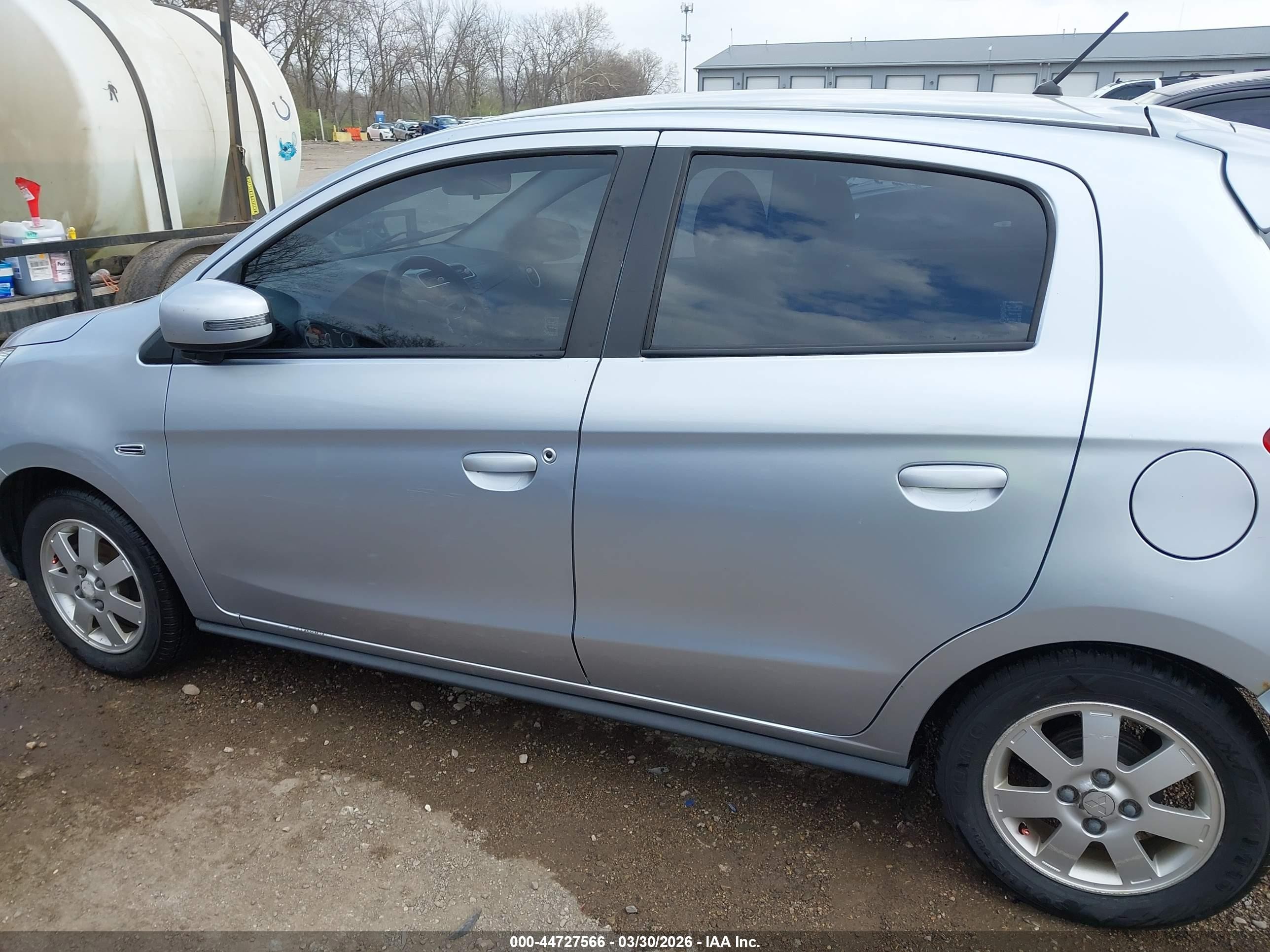 2015 Mitsubishi Mirage Es Silver vin: ML32A4HJXFH004242