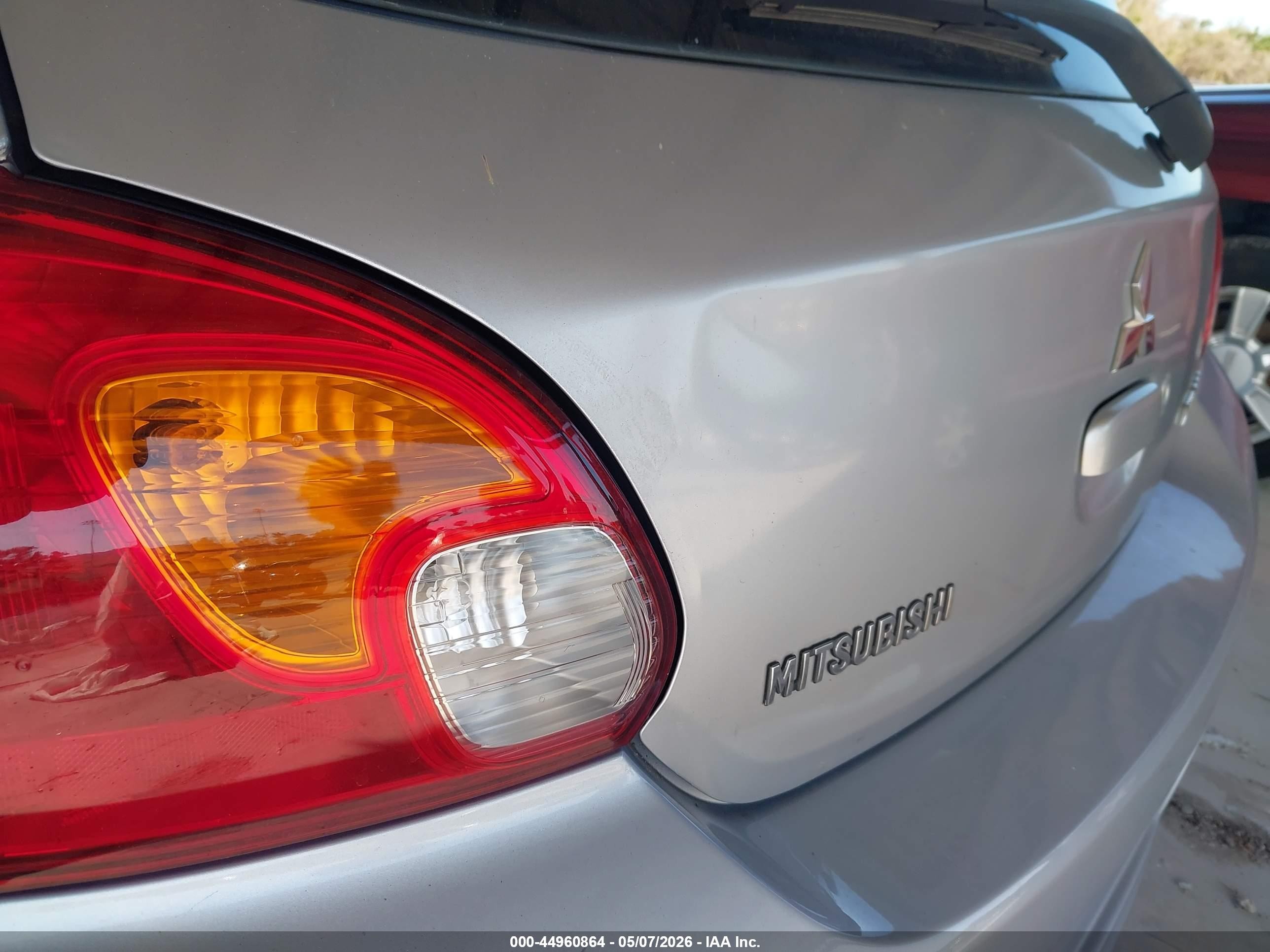 2015 Mitsubishi Mirage Es Серебряный vin: ML32A4HJXFH004578