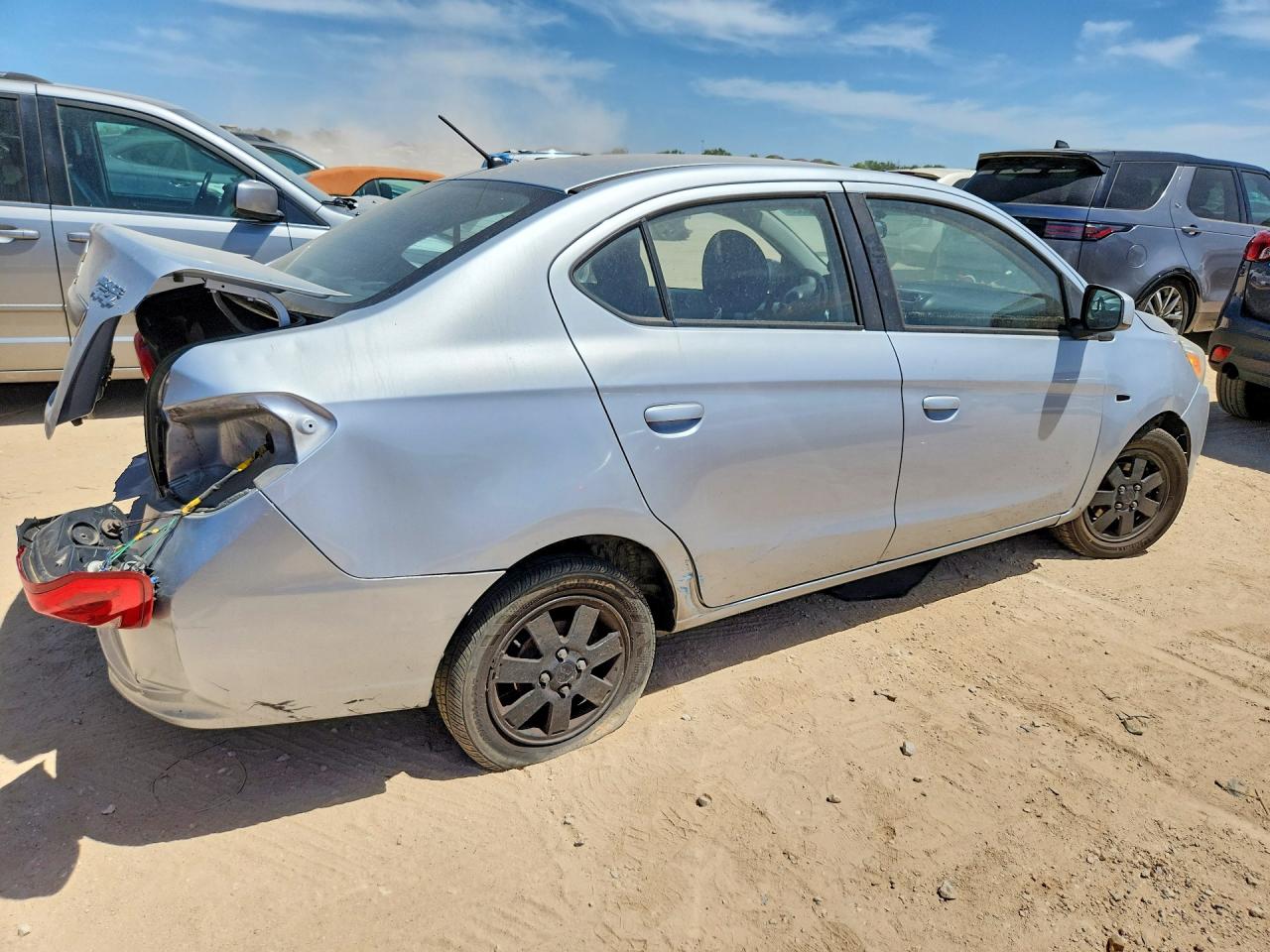2018 Mitsubishi Mirage G4 Es Silver vin: ML32F3FJ3JHF01806