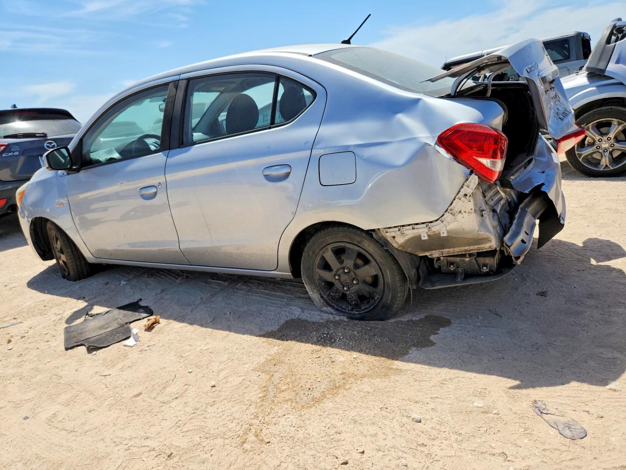 2018 Mitsubishi Mirage G4 Es Silver vin: ML32F3FJ3JHF01806